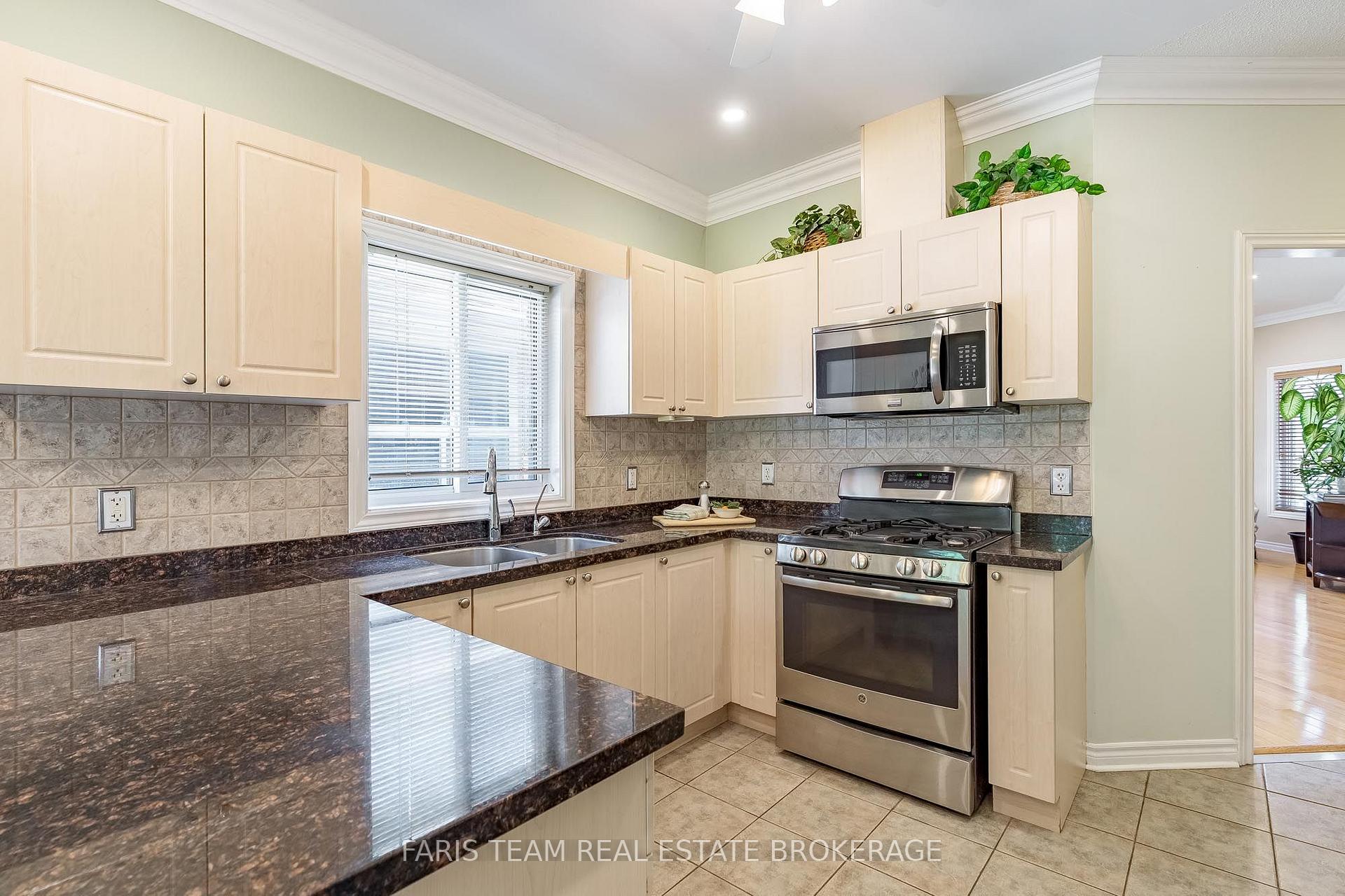 Photo 8 of 83 Joseph Crescent, Barrie, Painswick South — HOMEH