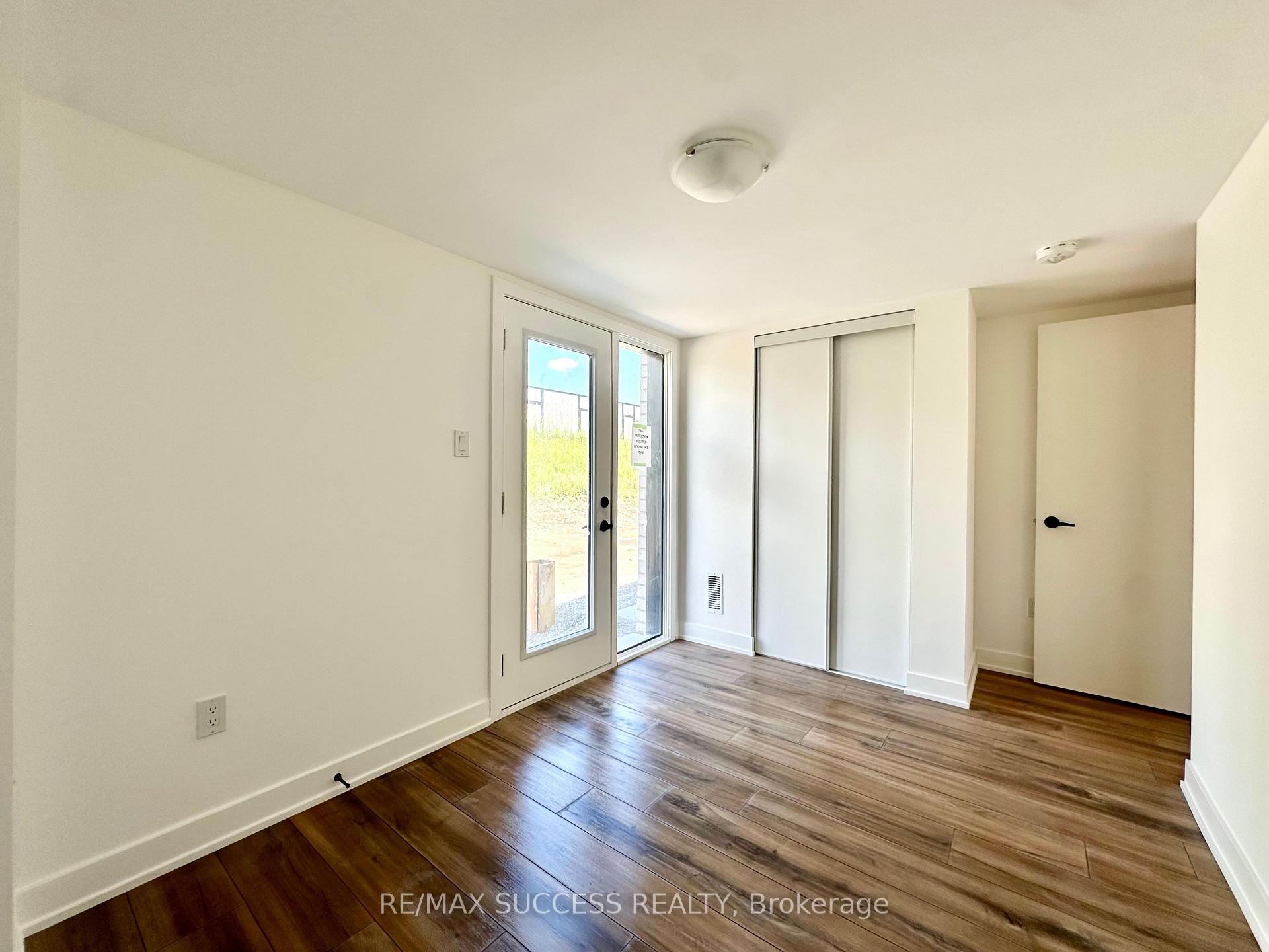 Photo 6 of 49 Flan Boulevard, Barrie, Rural Barrie Southeast — HOMEH