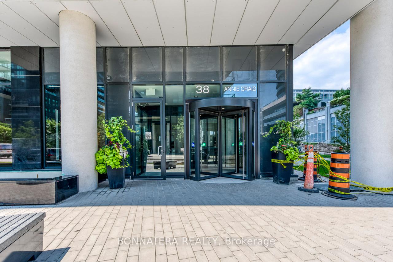 Photo 4 of Unit 3408, 38 Annie Craig Drive, Etobicoke, Mimico — HOMEH