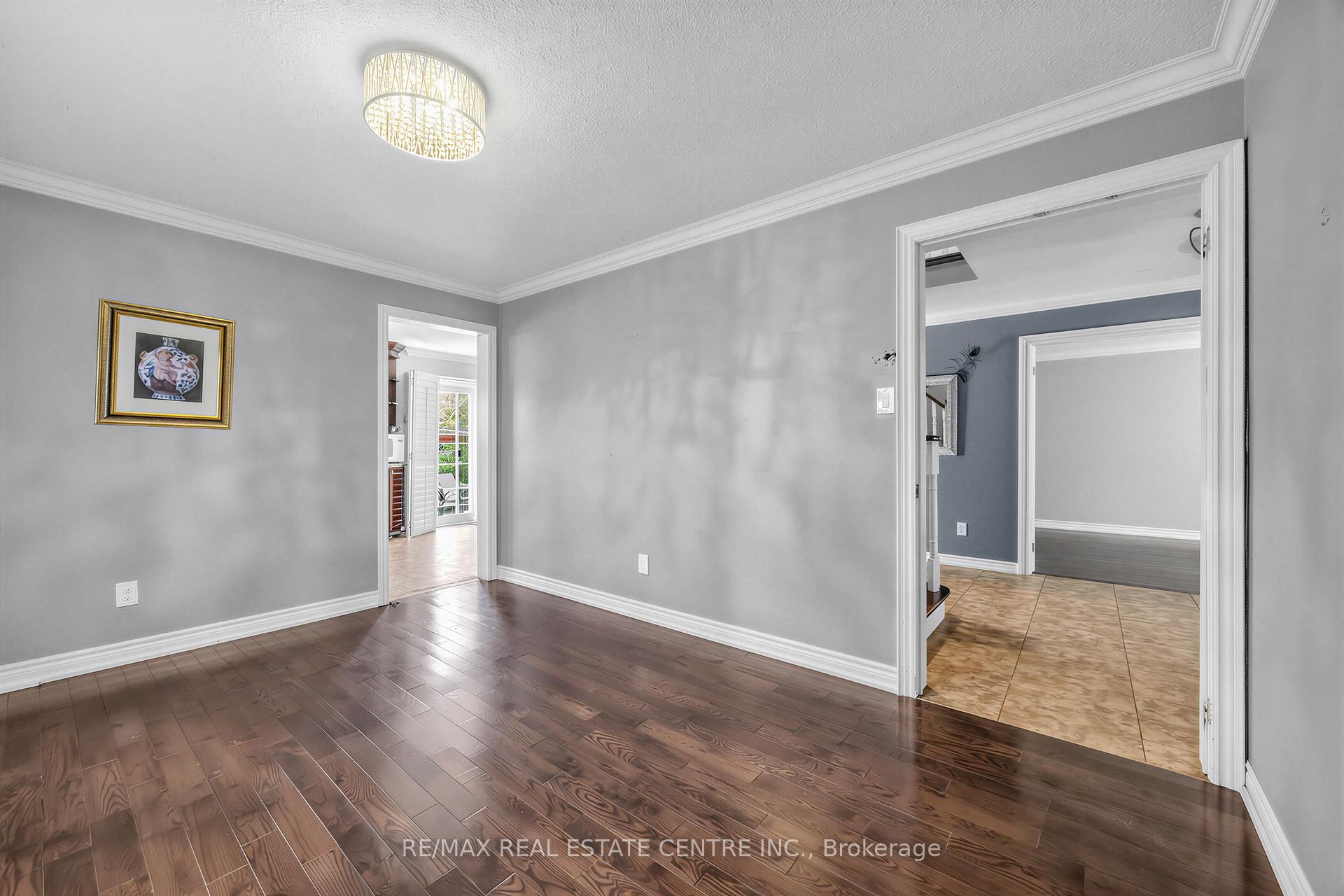 Photo 11 of 10 Diane Court, Brampton, Fletcher's Creek South — HOMEH