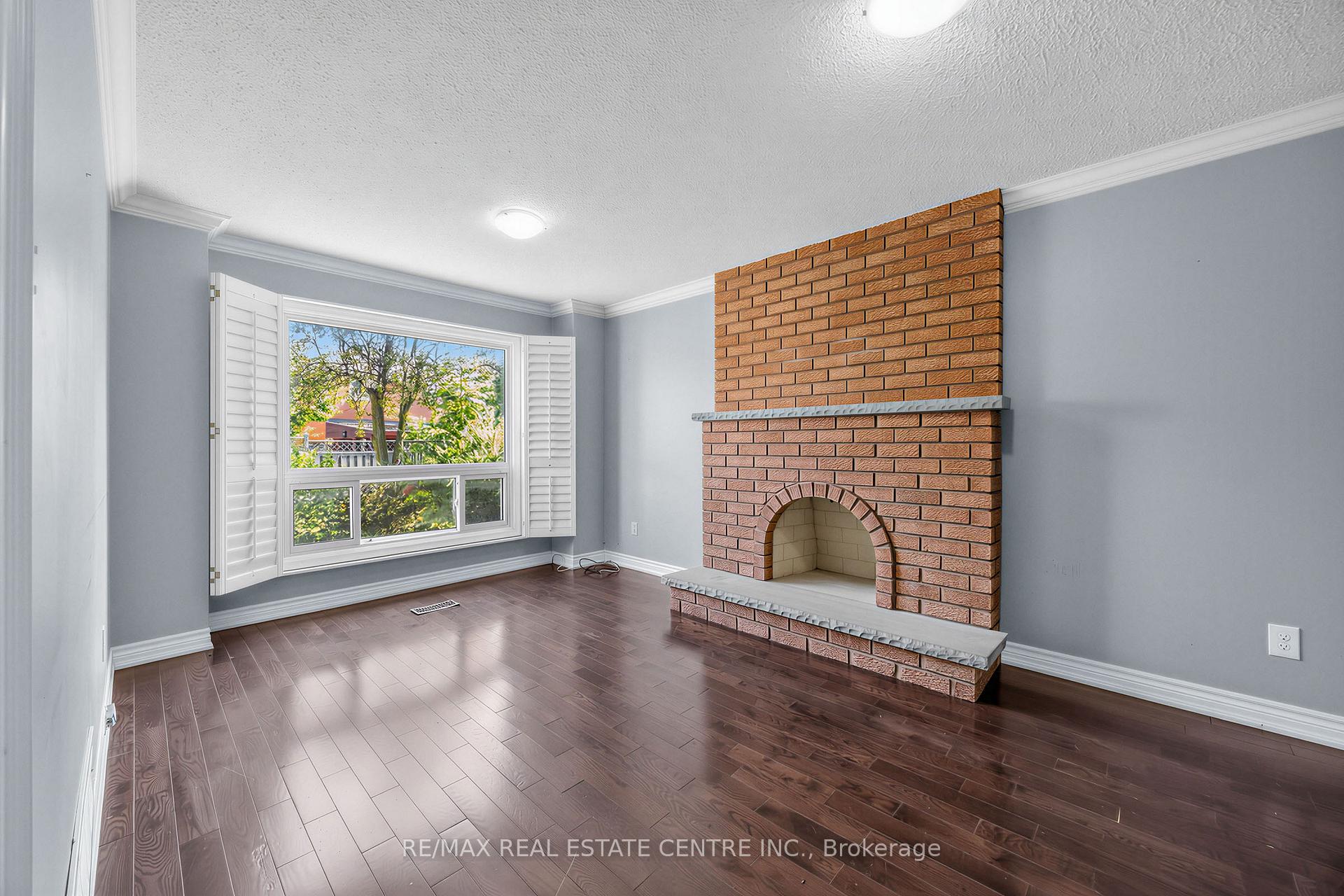 Photo 15 of 10 Diane Court, Brampton, Fletcher's Creek South — HOMEH