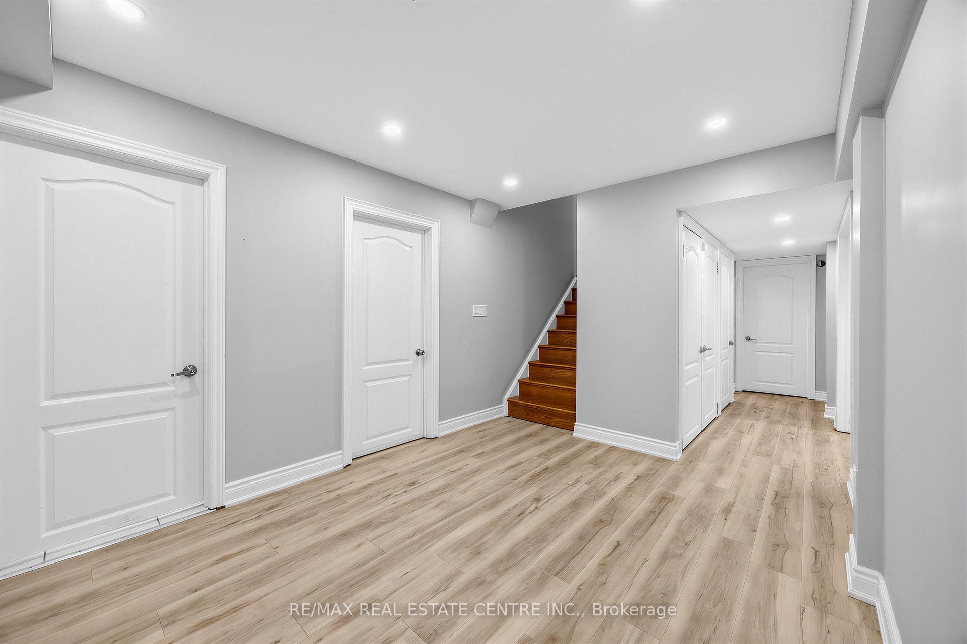 Photo 17 of 10 Diane Court, Brampton, Fletcher's Creek South — HOMEH