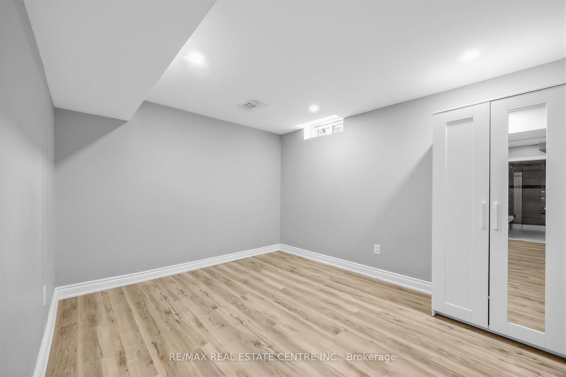 Photo 20 of 10 Diane Court, Brampton, Fletcher's Creek South — HOMEH