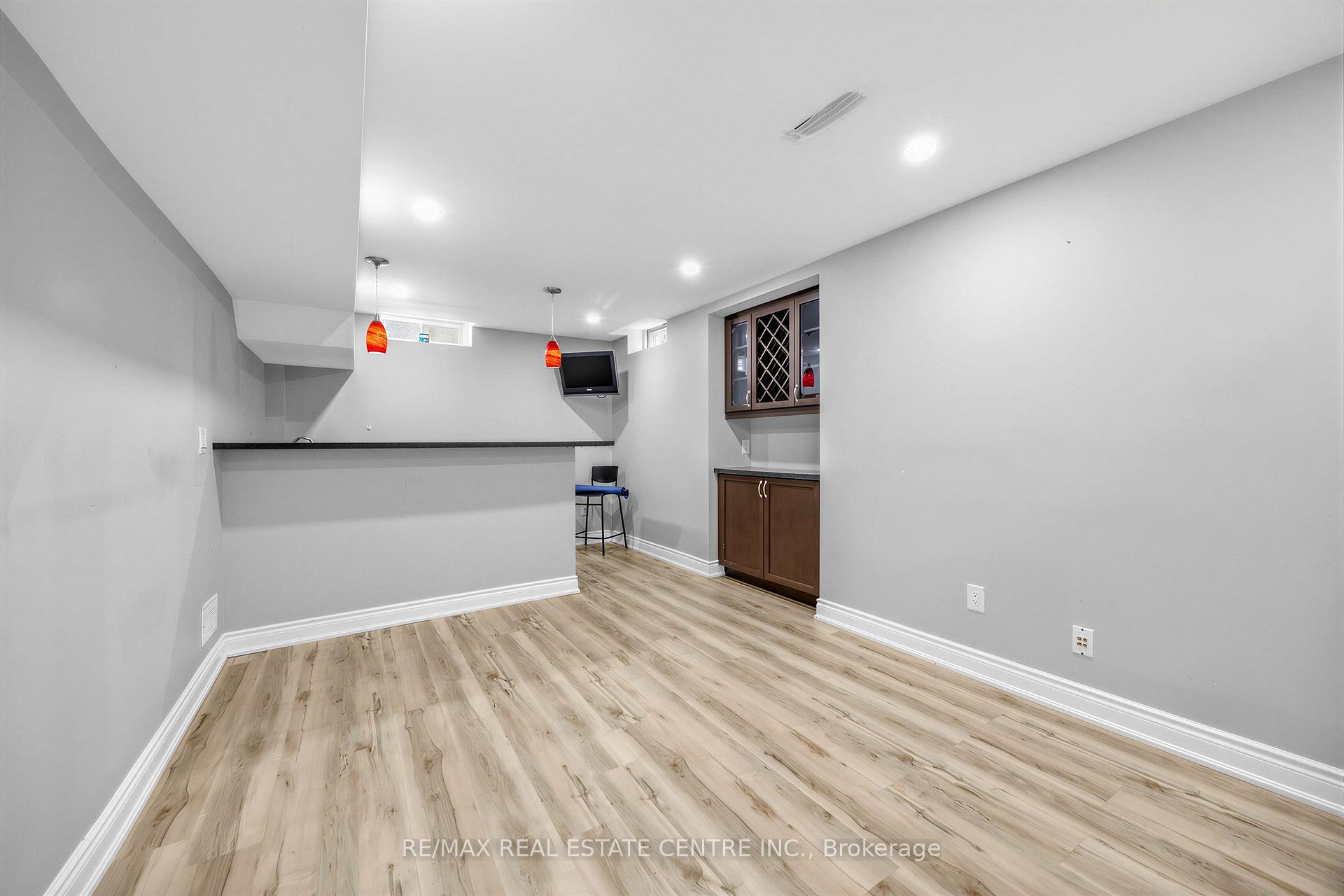 Photo 23 of 10 Diane Court, Brampton, Fletcher's Creek South — HOMEH
