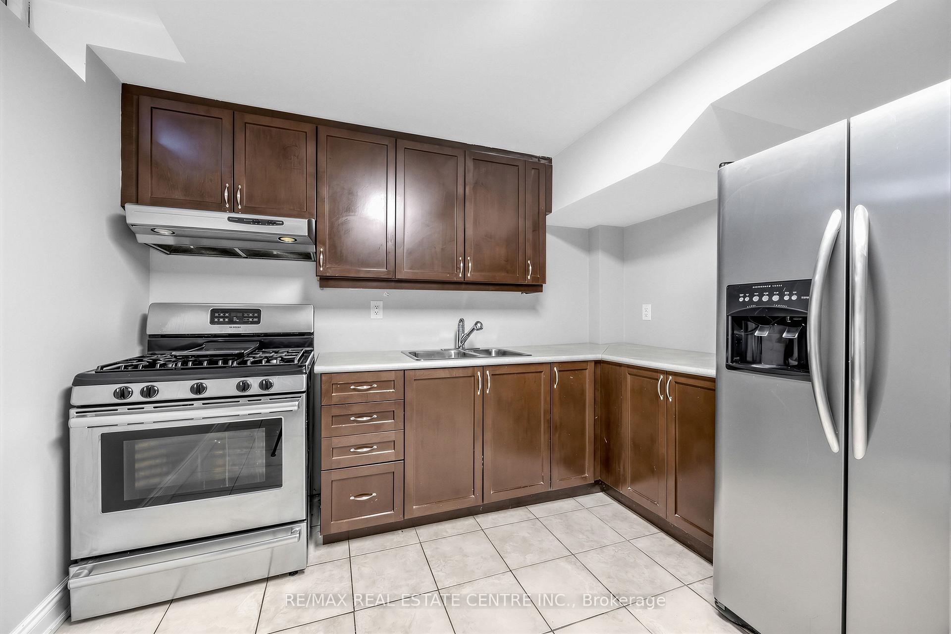 Photo 26 of 10 Diane Court, Brampton, Fletcher's Creek South — HOMEH