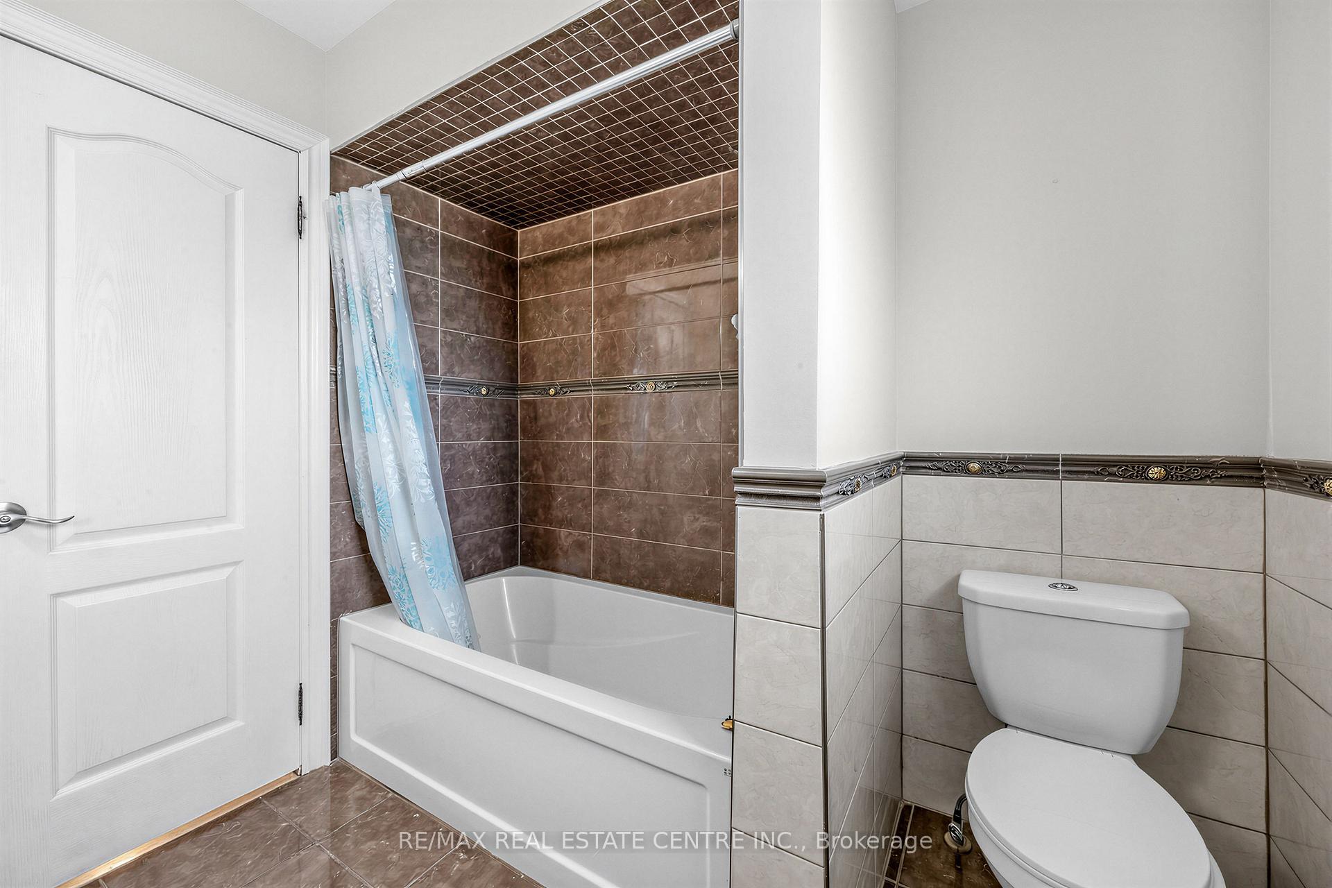 Photo 31 of 10 Diane Court, Brampton, Fletcher's Creek South — HOMEH