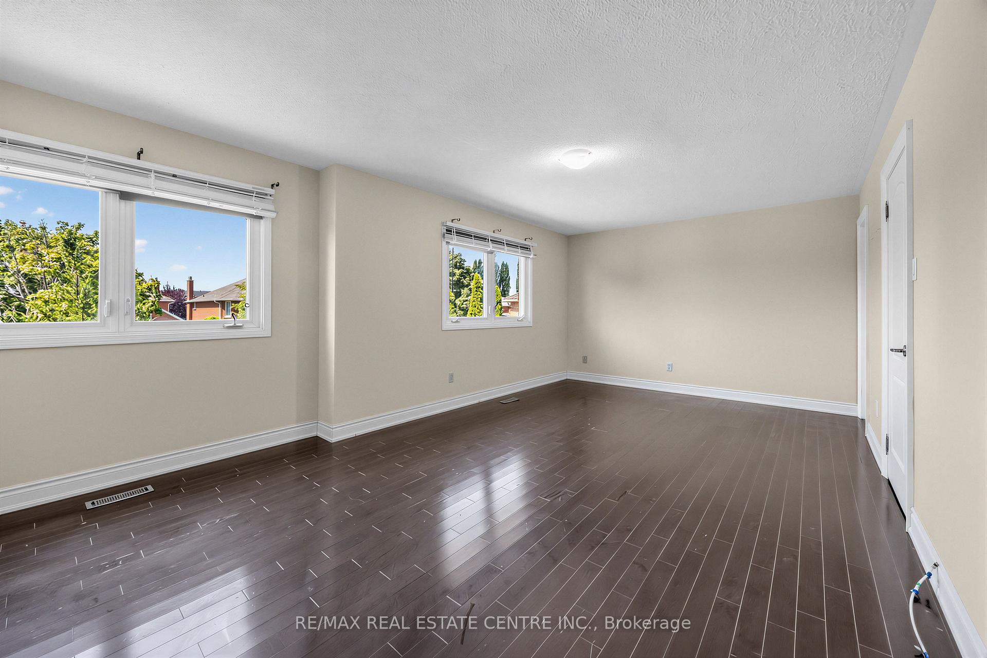 Photo 37 of 10 Diane Court, Brampton, Fletcher's Creek South — HOMEH