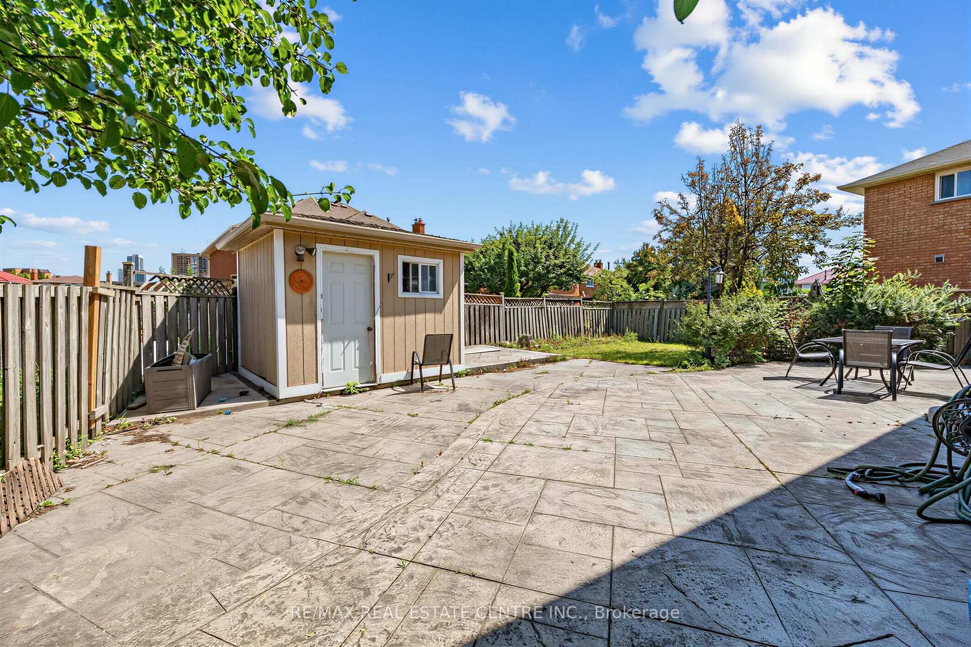 Photo 45 of 10 Diane Court, Brampton, Fletcher's Creek South — HOMEH