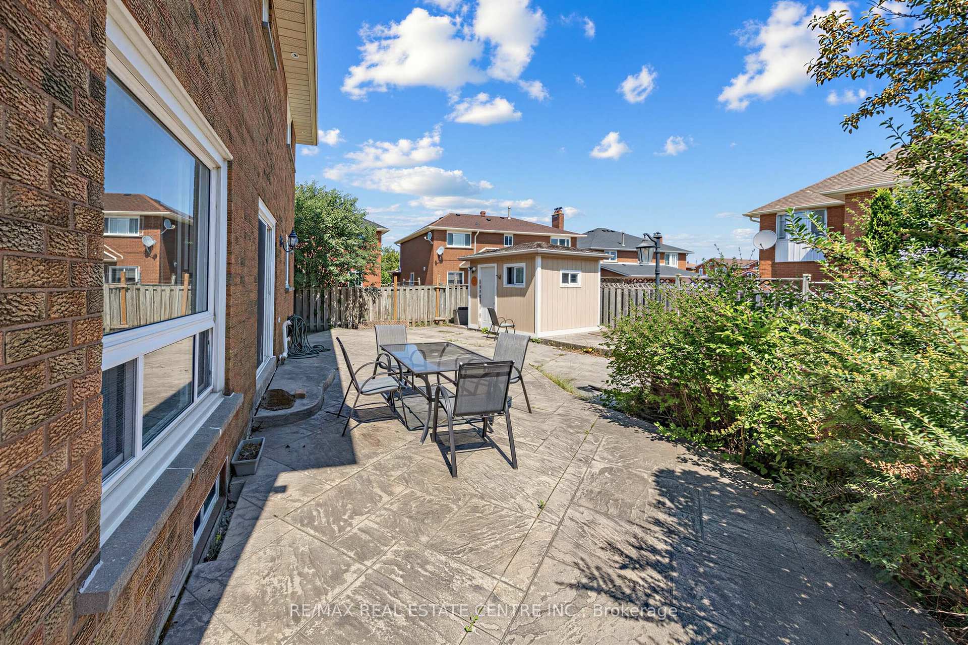 Photo 47 of 10 Diane Court, Brampton, Fletcher's Creek South — HOMEH