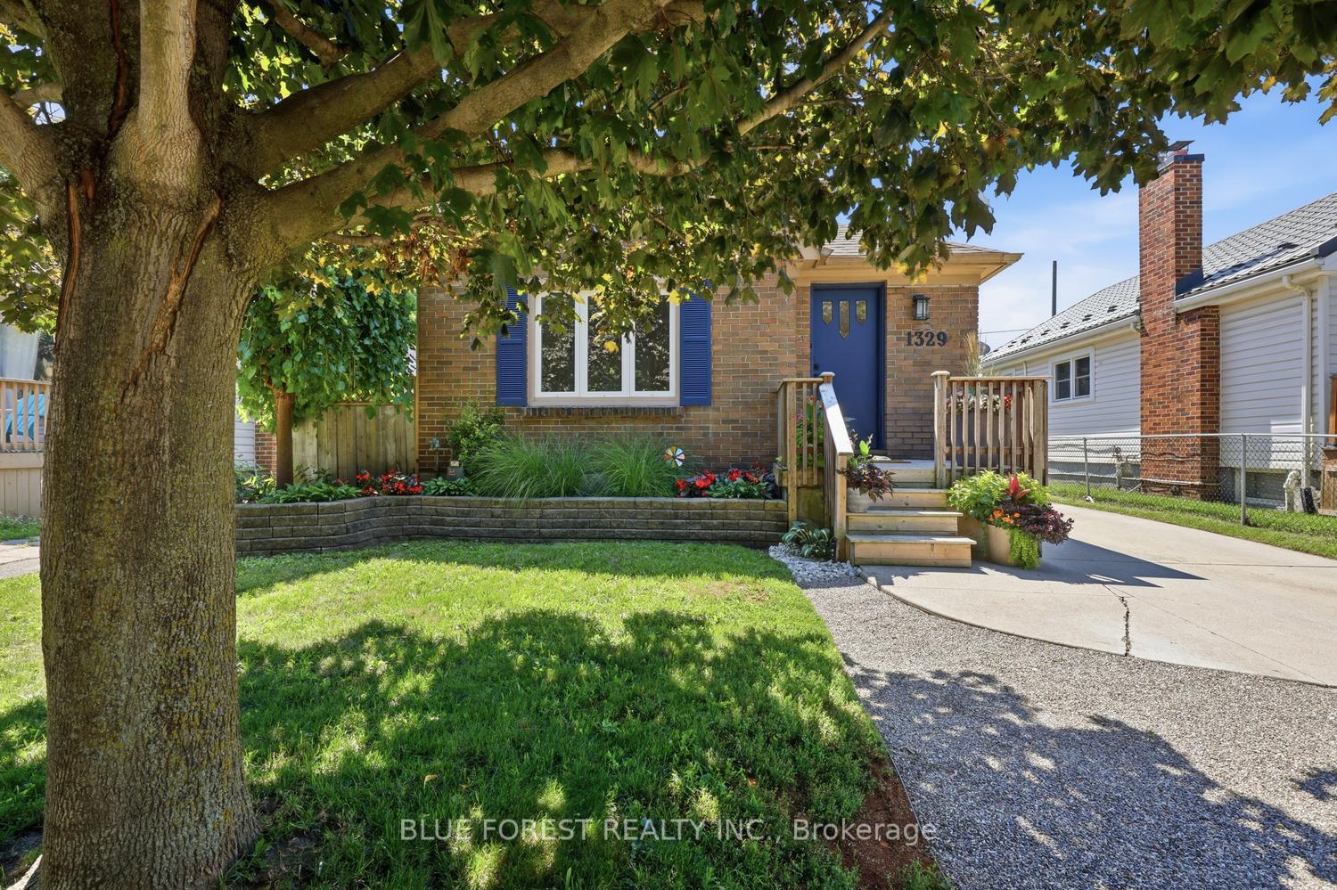 Photo 1 of 1329 Brydges Street, London, East N — HOMEH