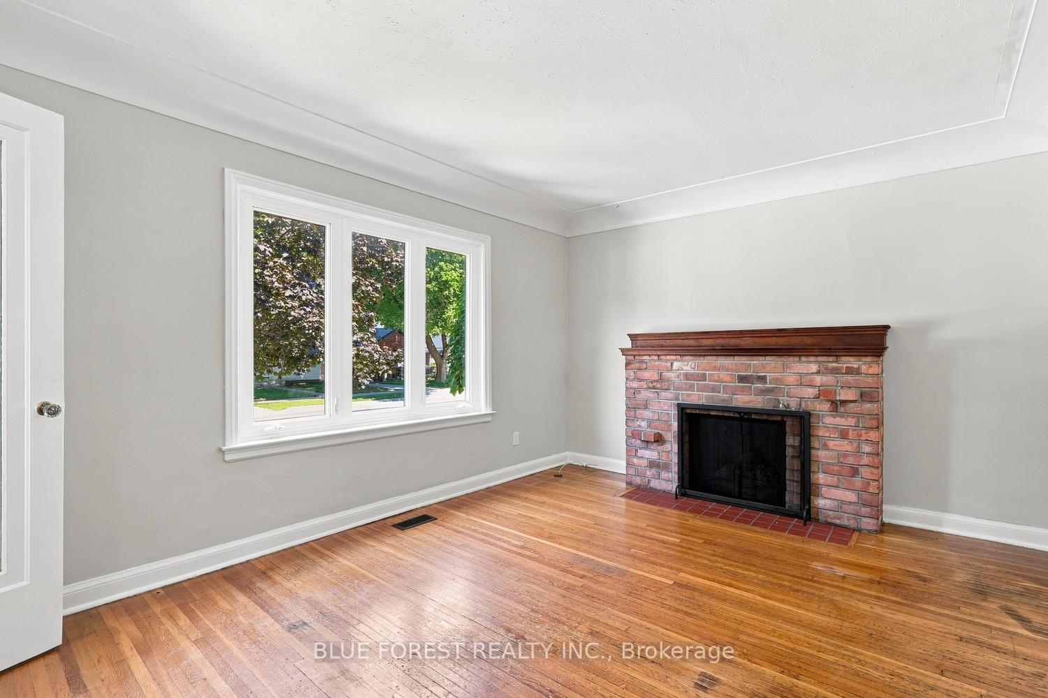 Photo 7 of 1329 Brydges Street, London, East N — HOMEH