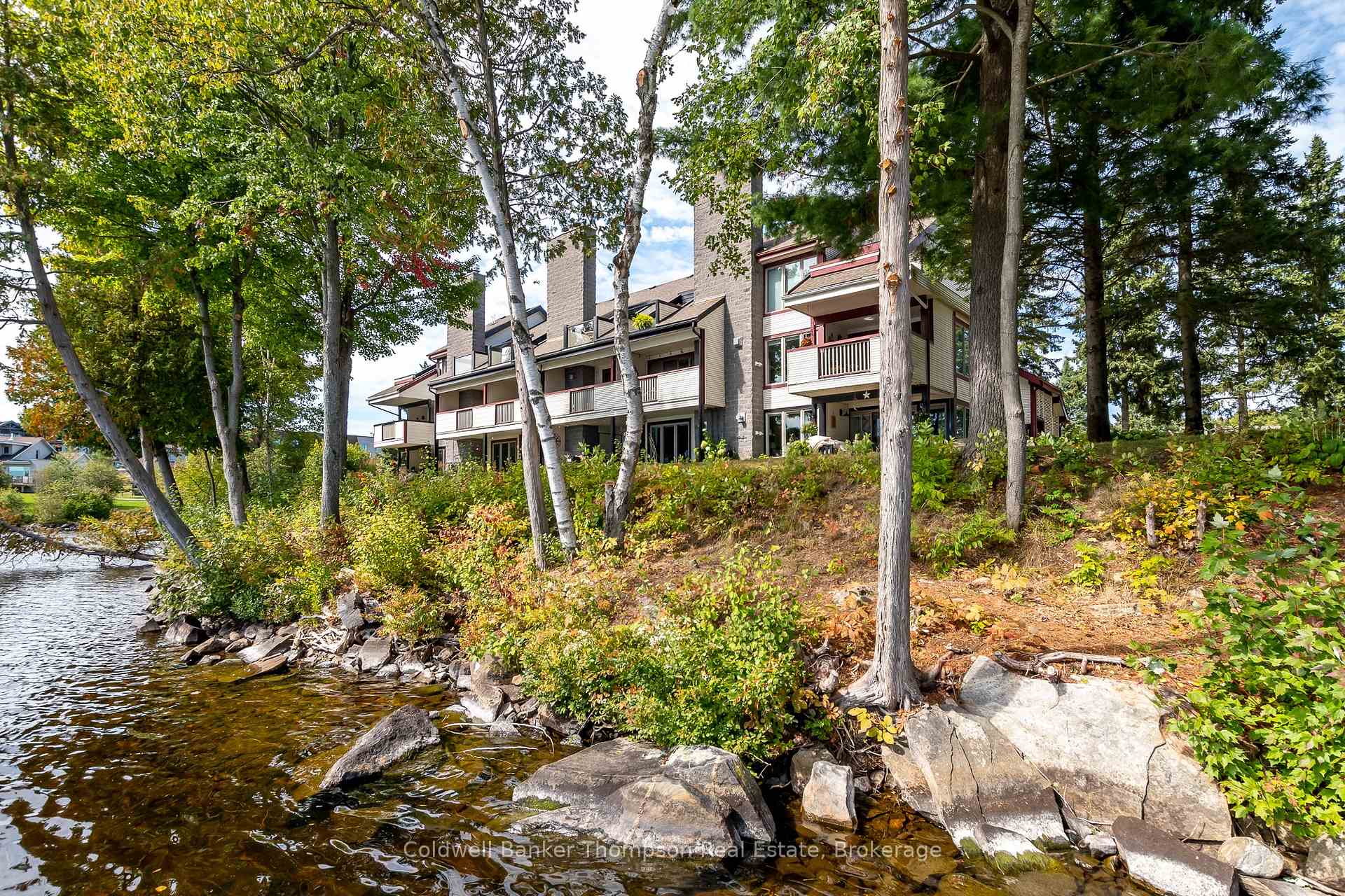 Photo 2 of Unit 204, 10 Coveside Drive, Huntsville — HOMEH