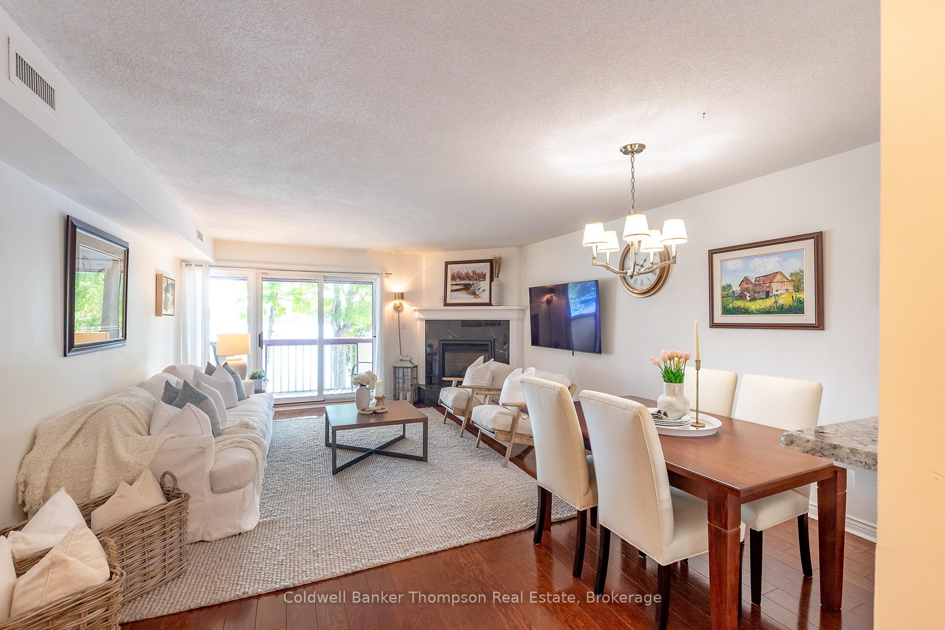 Photo 3 of Unit 204, 10 Coveside Drive, Huntsville — HOMEH
