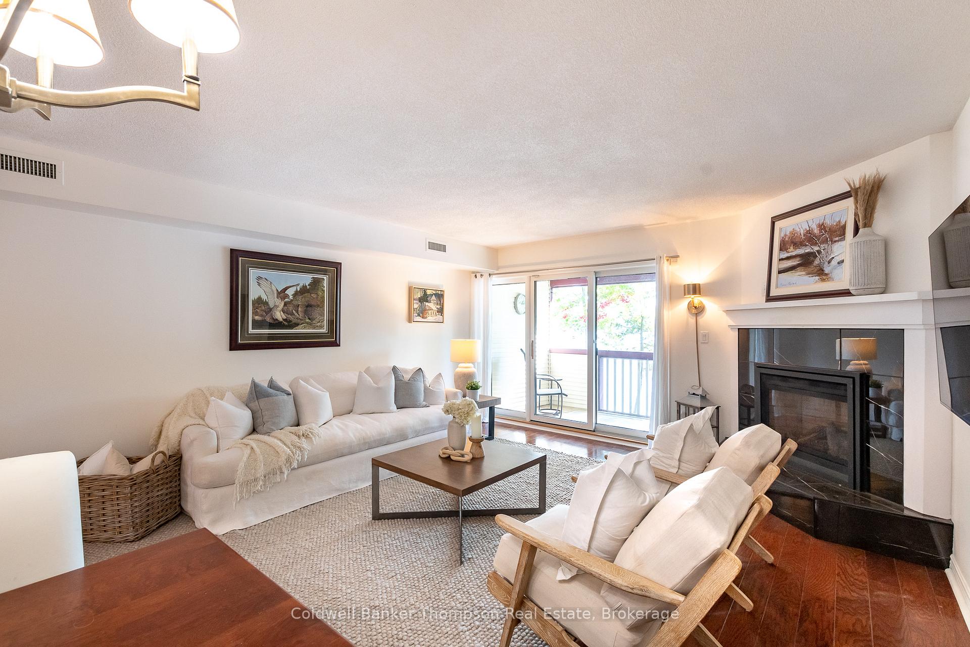 Photo 4 of Unit 204, 10 Coveside Drive, Huntsville — HOMEH