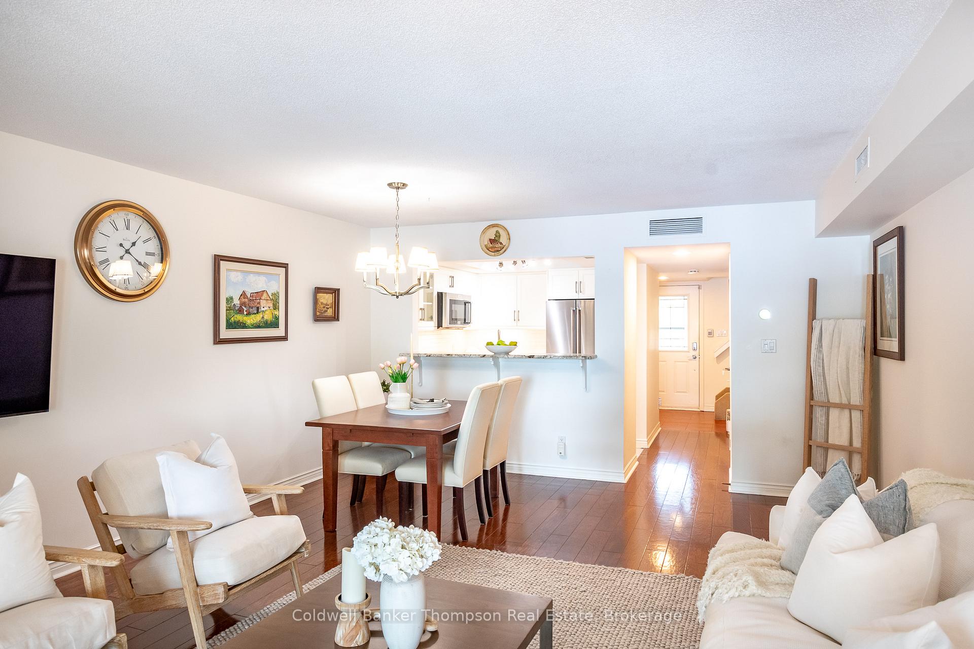 Photo 10 of Unit 204, 10 Coveside Drive, Huntsville — HOMEH