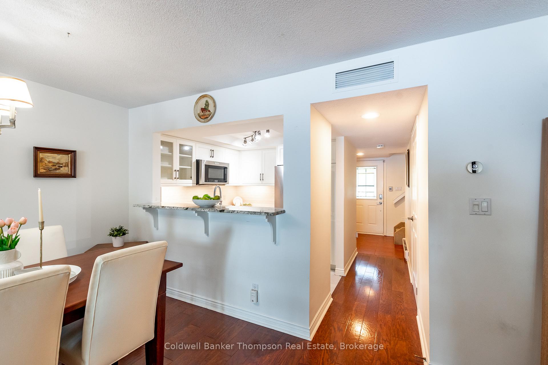 Photo 15 of Unit 204, 10 Coveside Drive, Huntsville — HOMEH