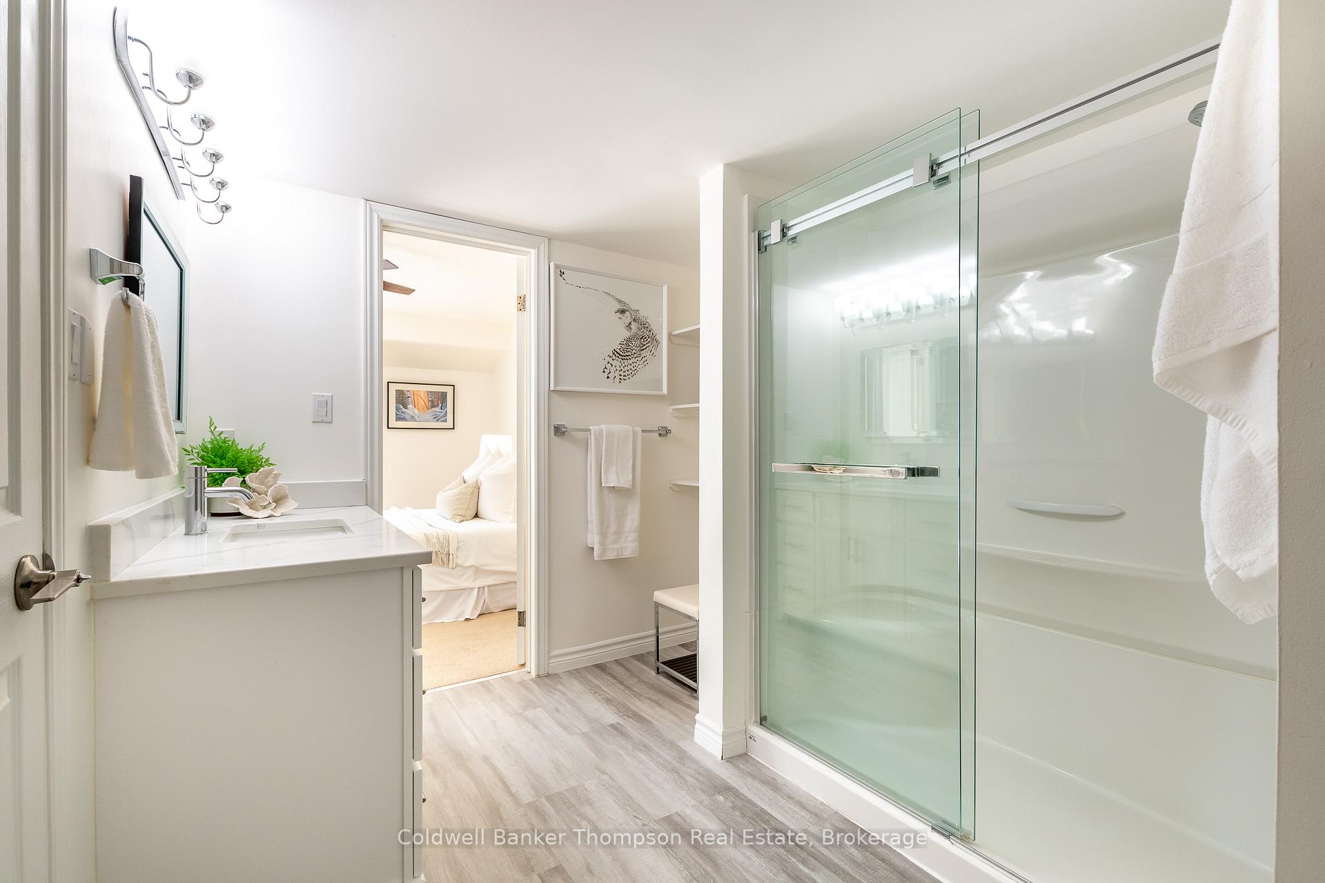 Photo 25 of Unit 204, 10 Coveside Drive, Huntsville — HOMEH