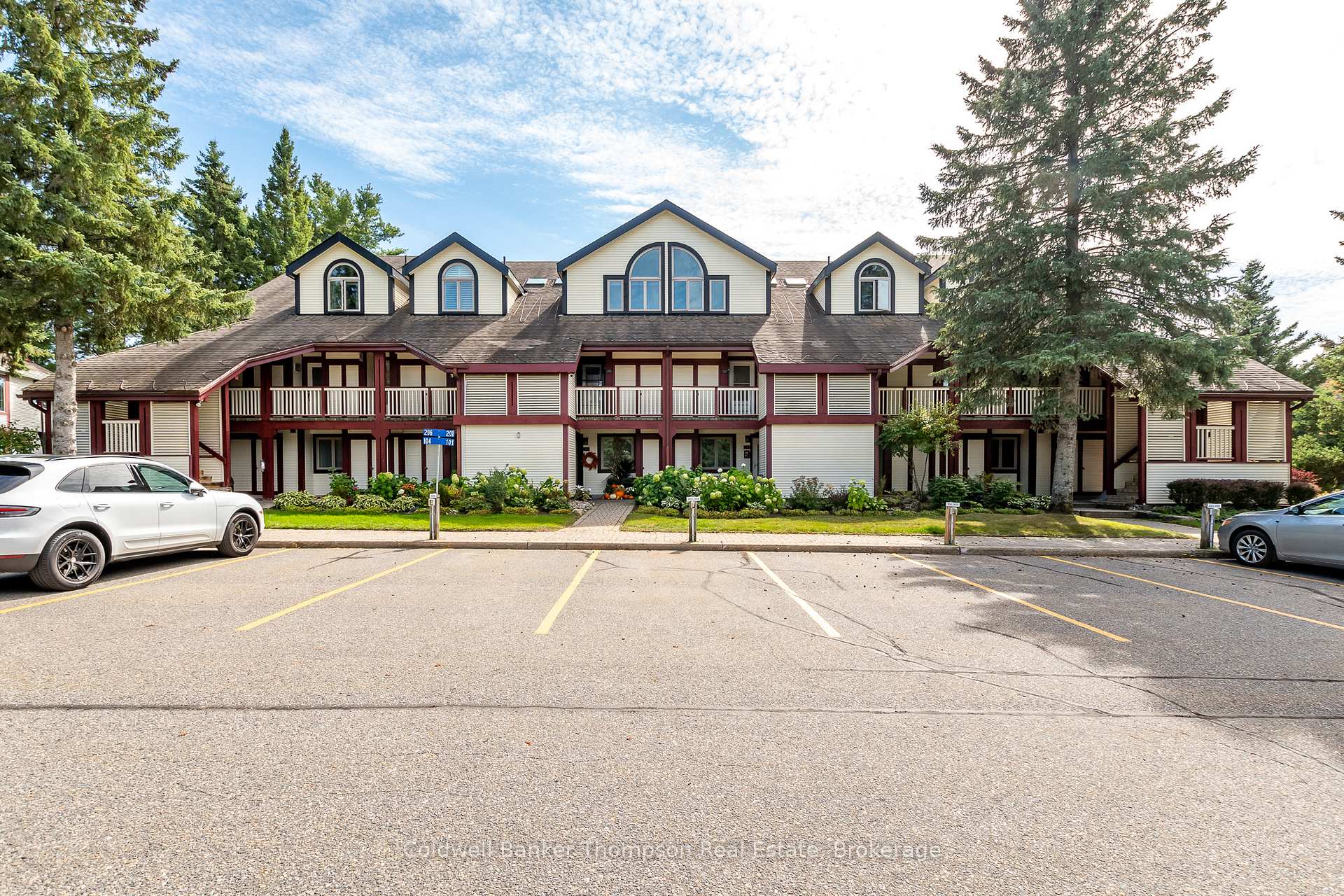 Photo 31 of Unit 204, 10 Coveside Drive, Huntsville — HOMEH