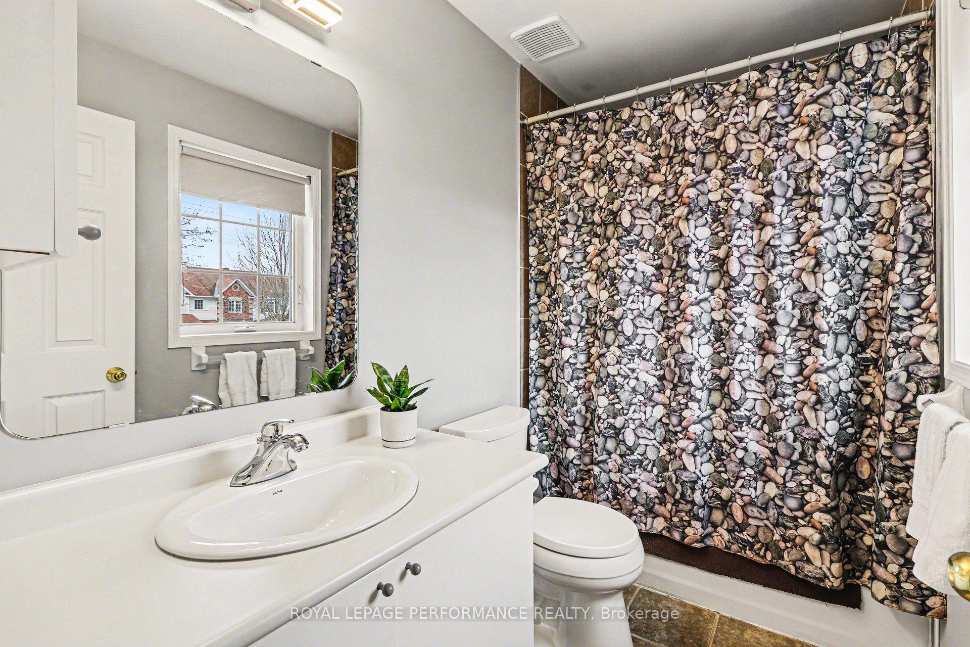 Photo 14 of 897 Paradise Crescent, Ottawa, Fallingbrook/Gardenway South — HOMEH