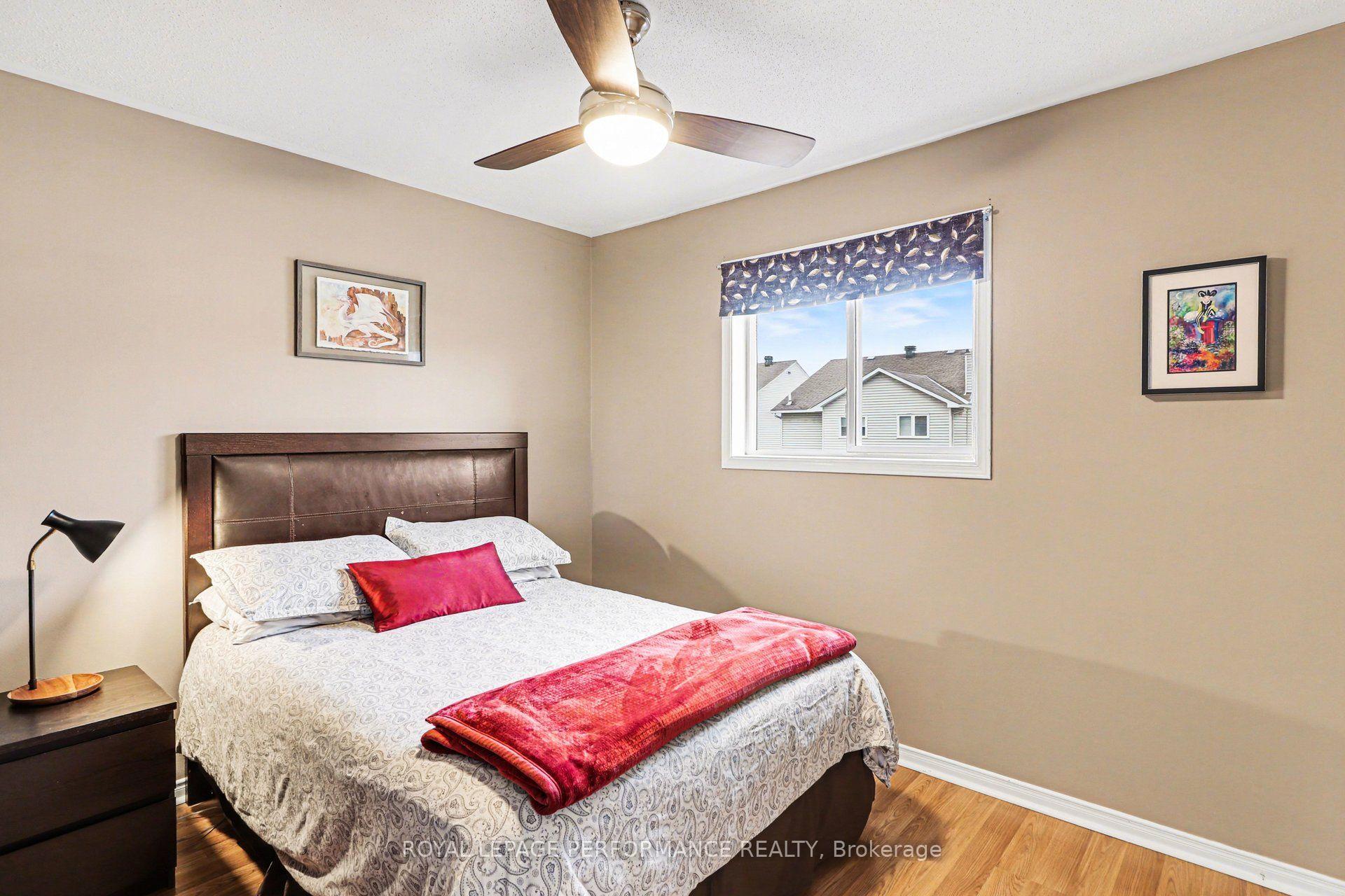 Photo 15 of 897 Paradise Crescent, Ottawa, Fallingbrook/Gardenway South — HOMEH