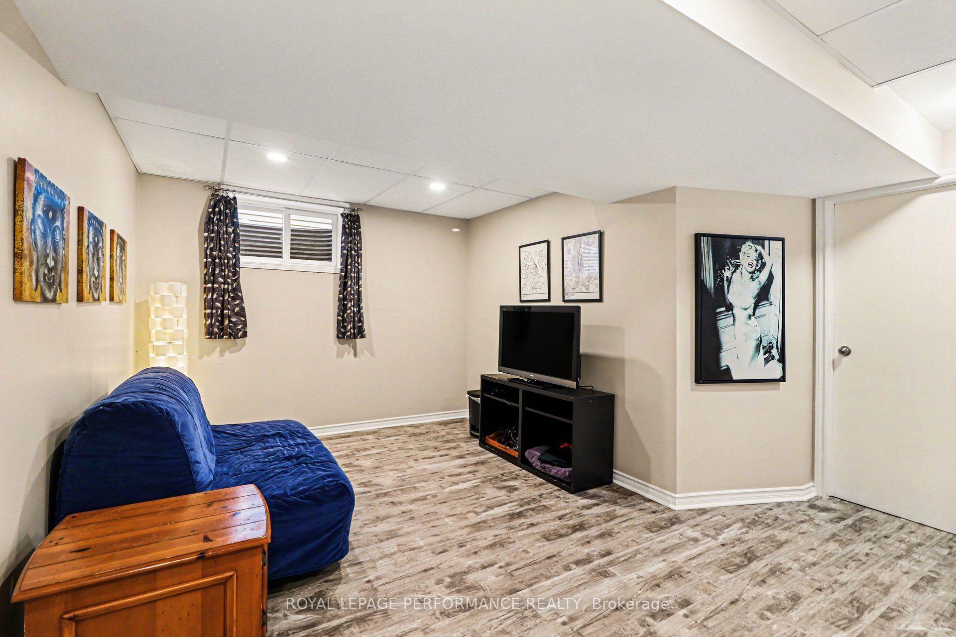 Photo 19 of 897 Paradise Crescent, Ottawa, Fallingbrook/Gardenway South — HOMEH