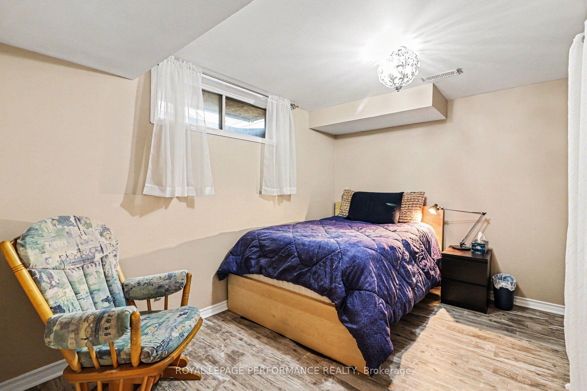 Photo 20 of 897 Paradise Crescent, Ottawa, Fallingbrook/Gardenway South — HOMEH