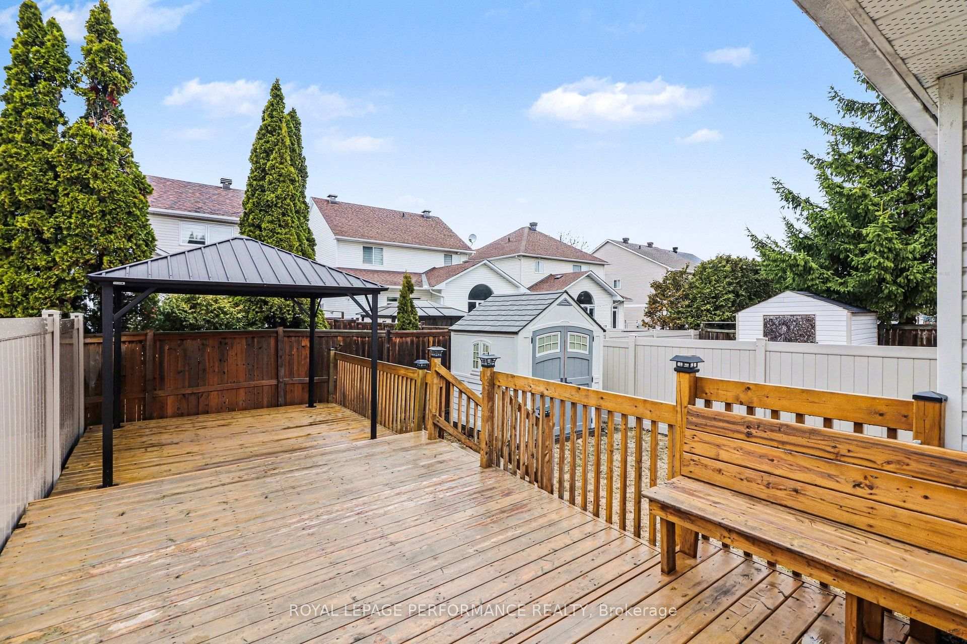 Photo 21 of 897 Paradise Crescent, Ottawa, Fallingbrook/Gardenway South — HOMEH