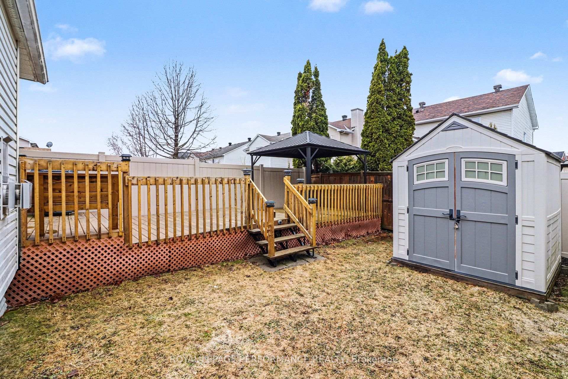 Photo 22 of 897 Paradise Crescent, Ottawa, Fallingbrook/Gardenway South — HOMEH