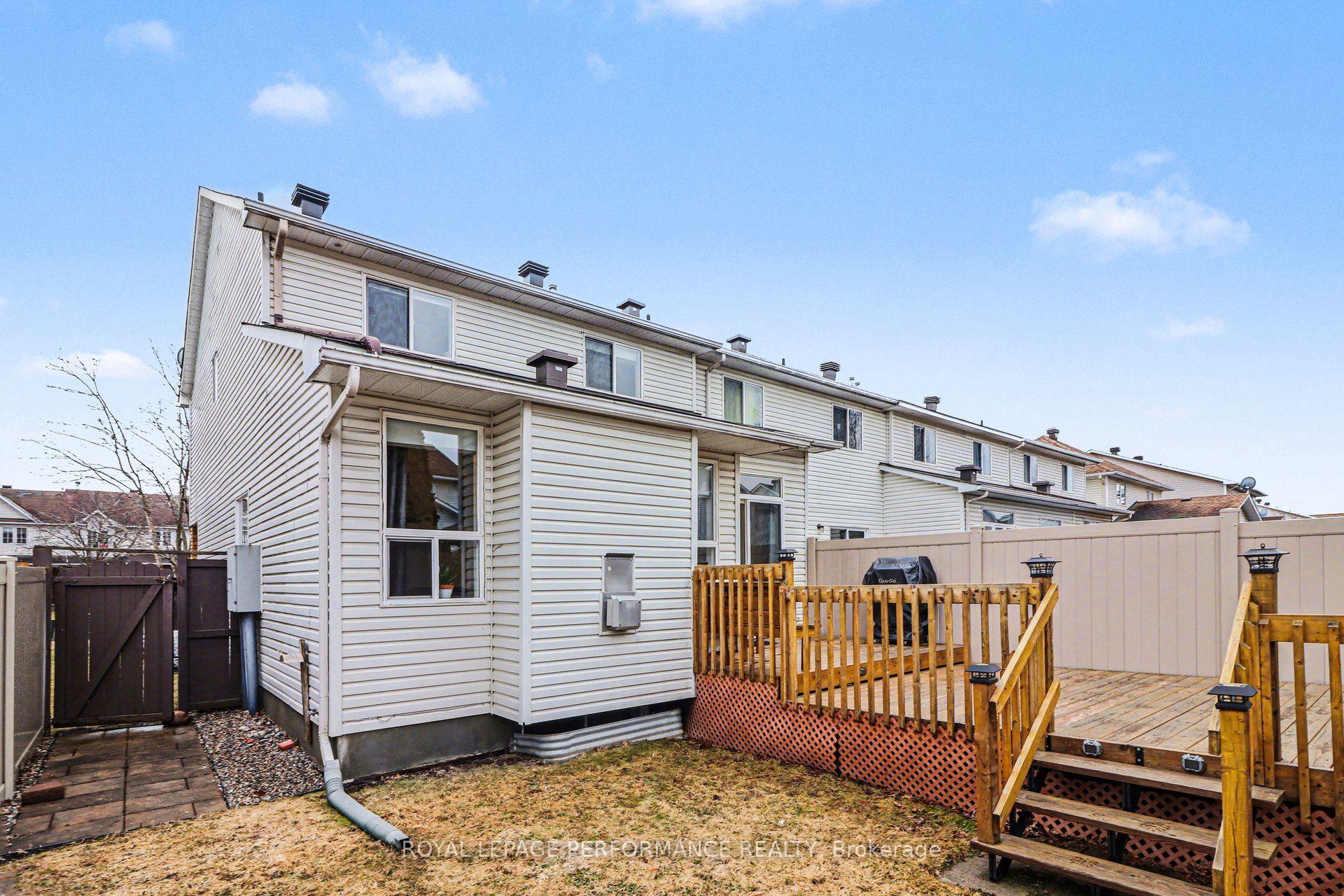 Photo 23 of 897 Paradise Crescent, Ottawa, Fallingbrook/Gardenway South — HOMEH