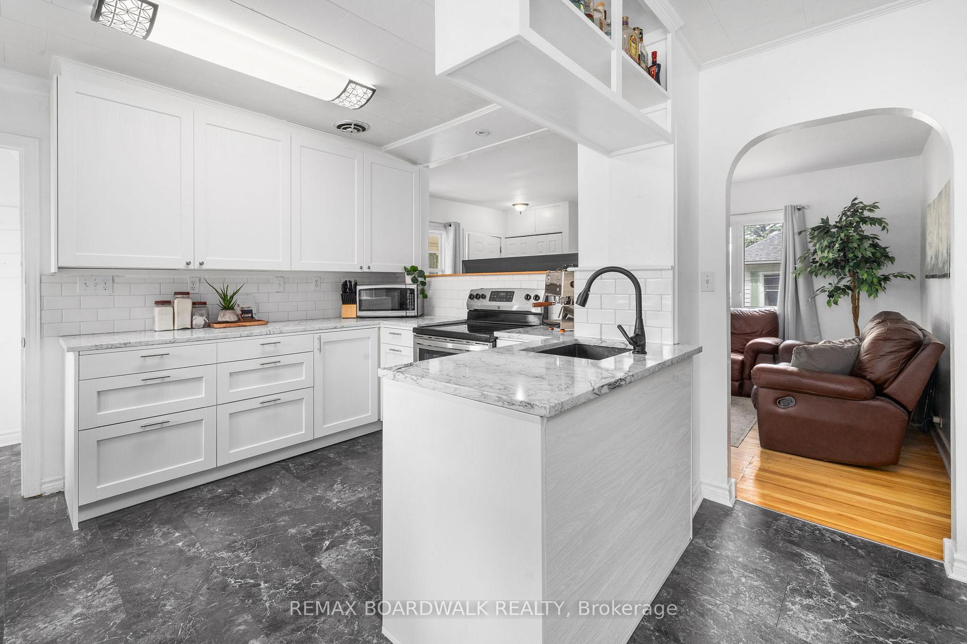 Photo 10 of 111 Beckwith Street E, Perth, Perth — HOMEH