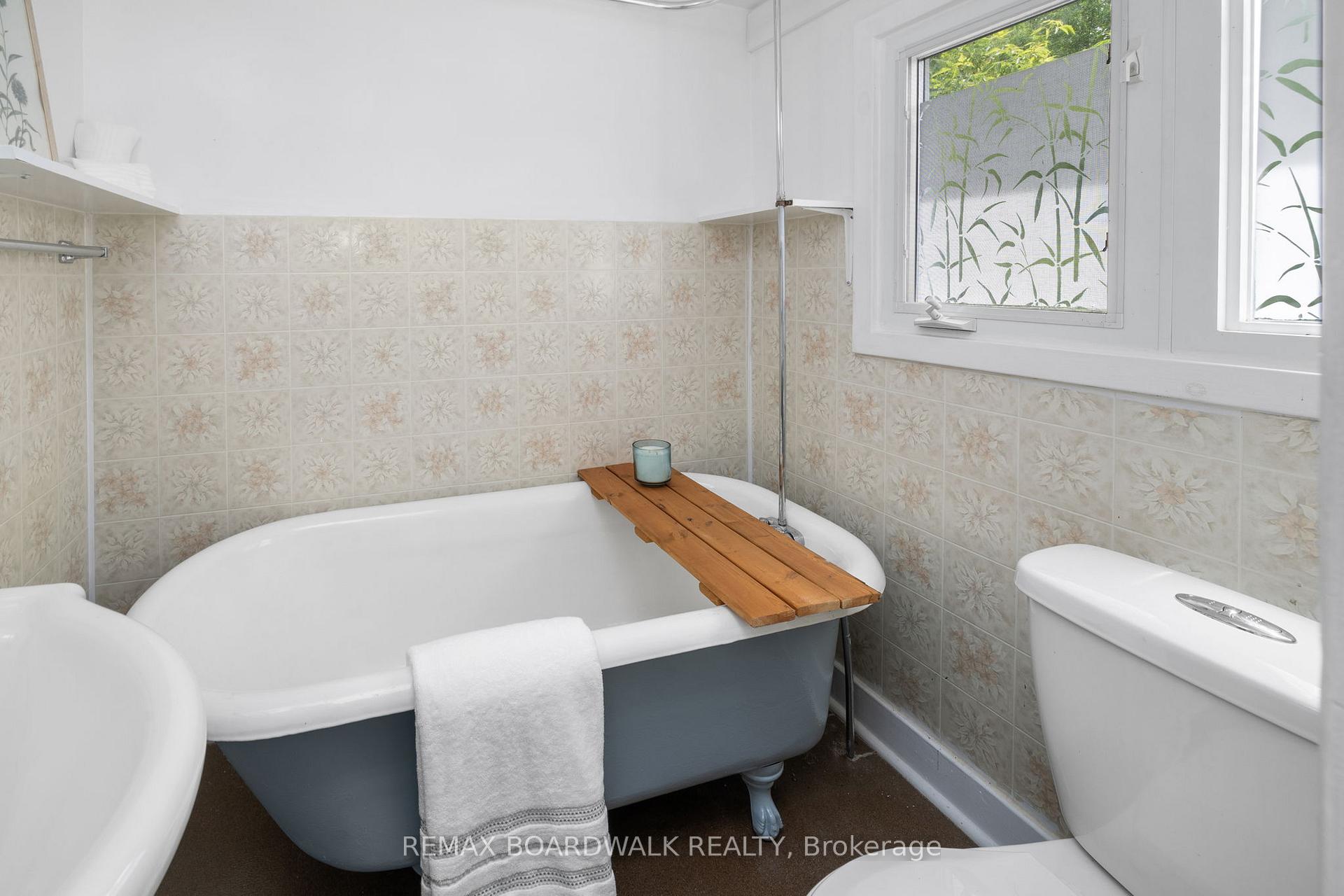 Photo 29 of 111 Beckwith Street E, Perth, Perth — HOMEH