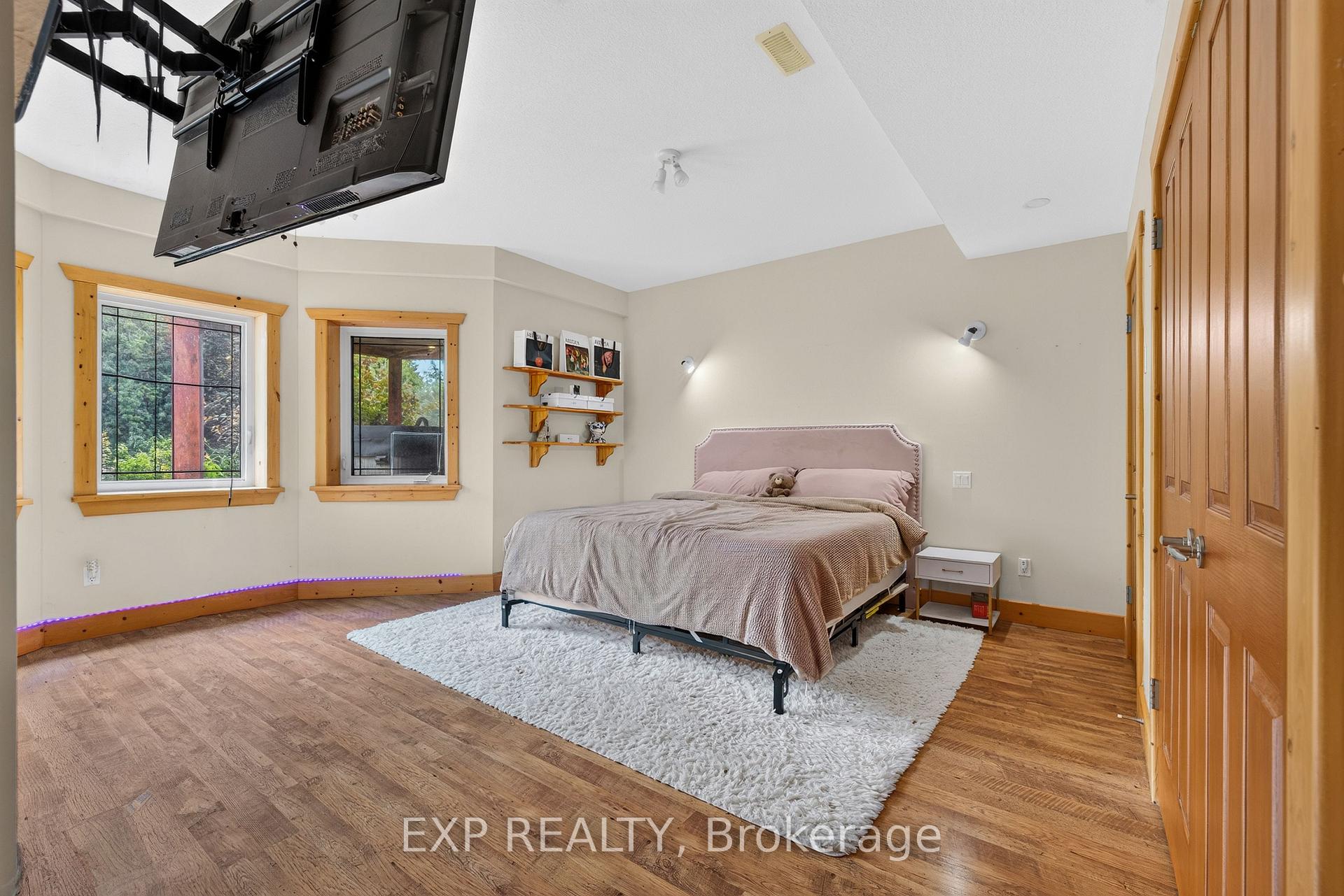 Photo 26 of 7392 Wellington Road 11, Mapleton, Rural Mapleton — HOMEH