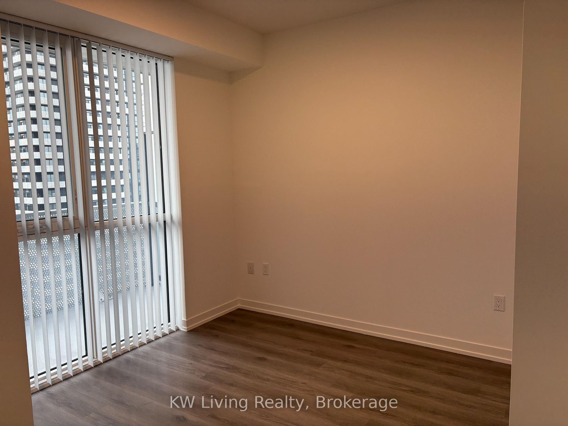 Photo 3 of Unit 3916, 28 Interchange Way, Vaughan, Vaughan Corporate Centre — HOMEH