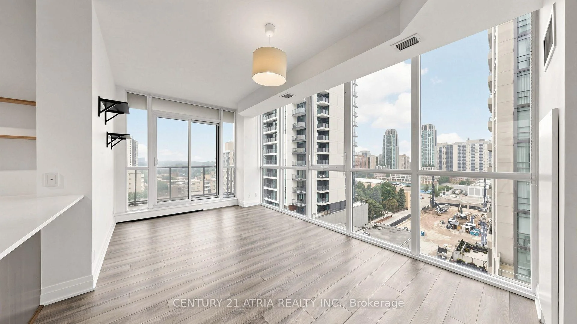 Photo 9 of Unit 1004, 530 St Clair Avenue W, Toronto, Humewood-Cedarvale — HOMEH
