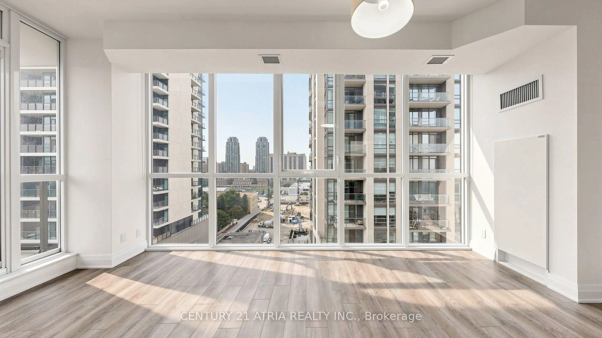 Photo 10 of Unit 1004, 530 St Clair Avenue W, Toronto, Humewood-Cedarvale — HOMEH