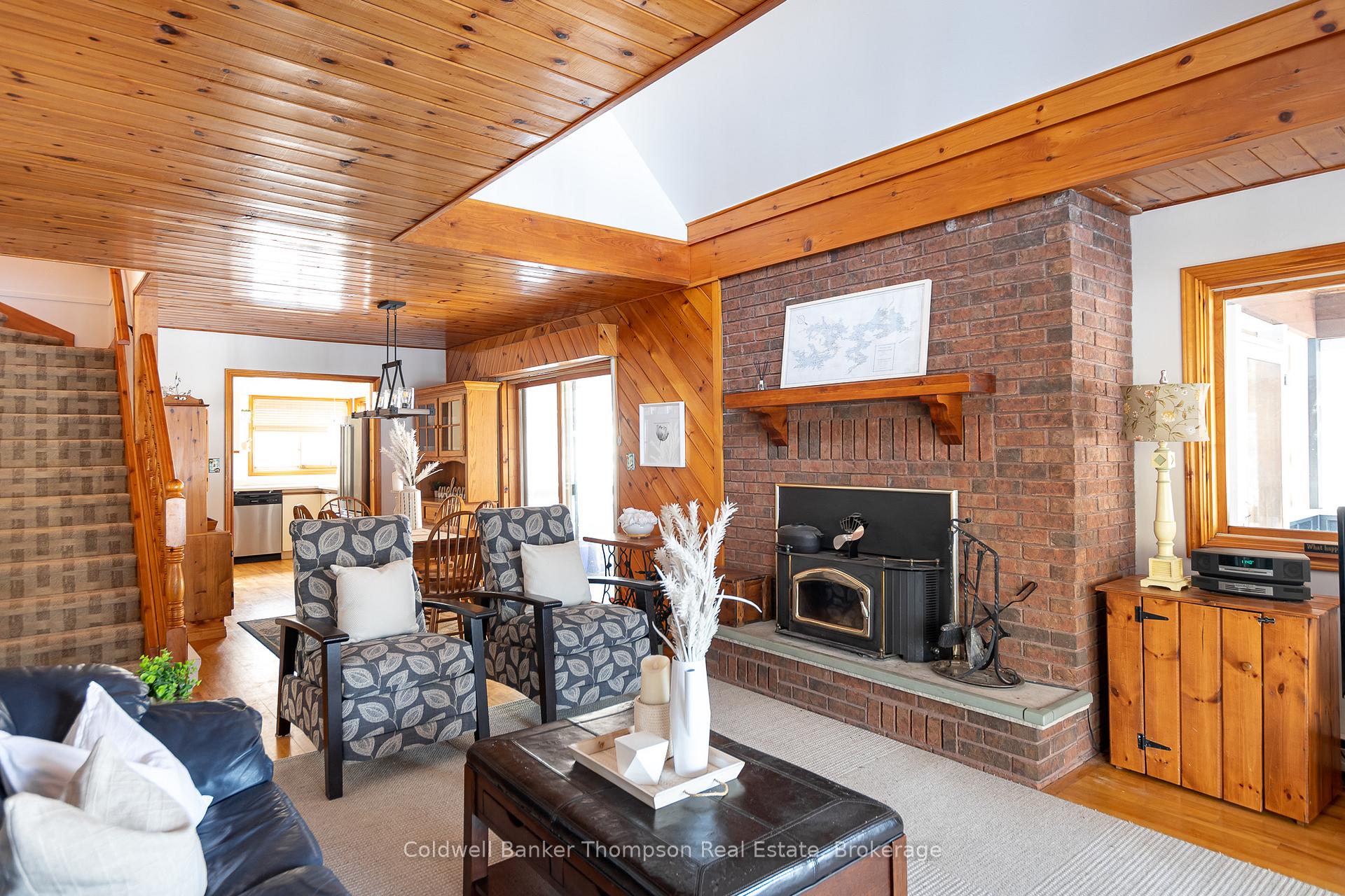 Photo 10 of 215 Ena Drive, Huntsville, Chaffey — HOMEH