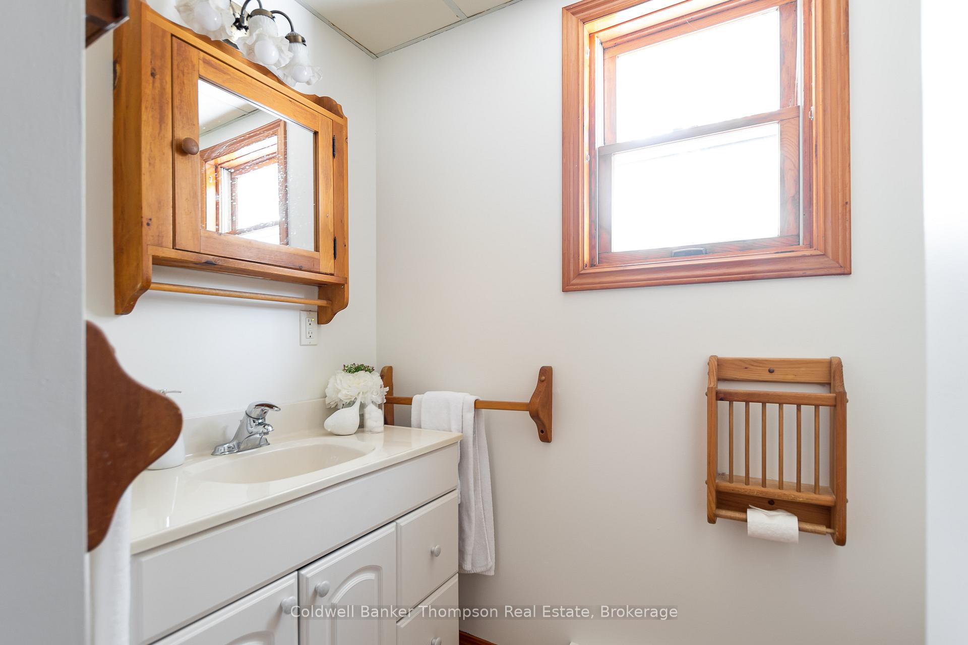 Photo 17 of 215 Ena Drive, Huntsville, Chaffey — HOMEH