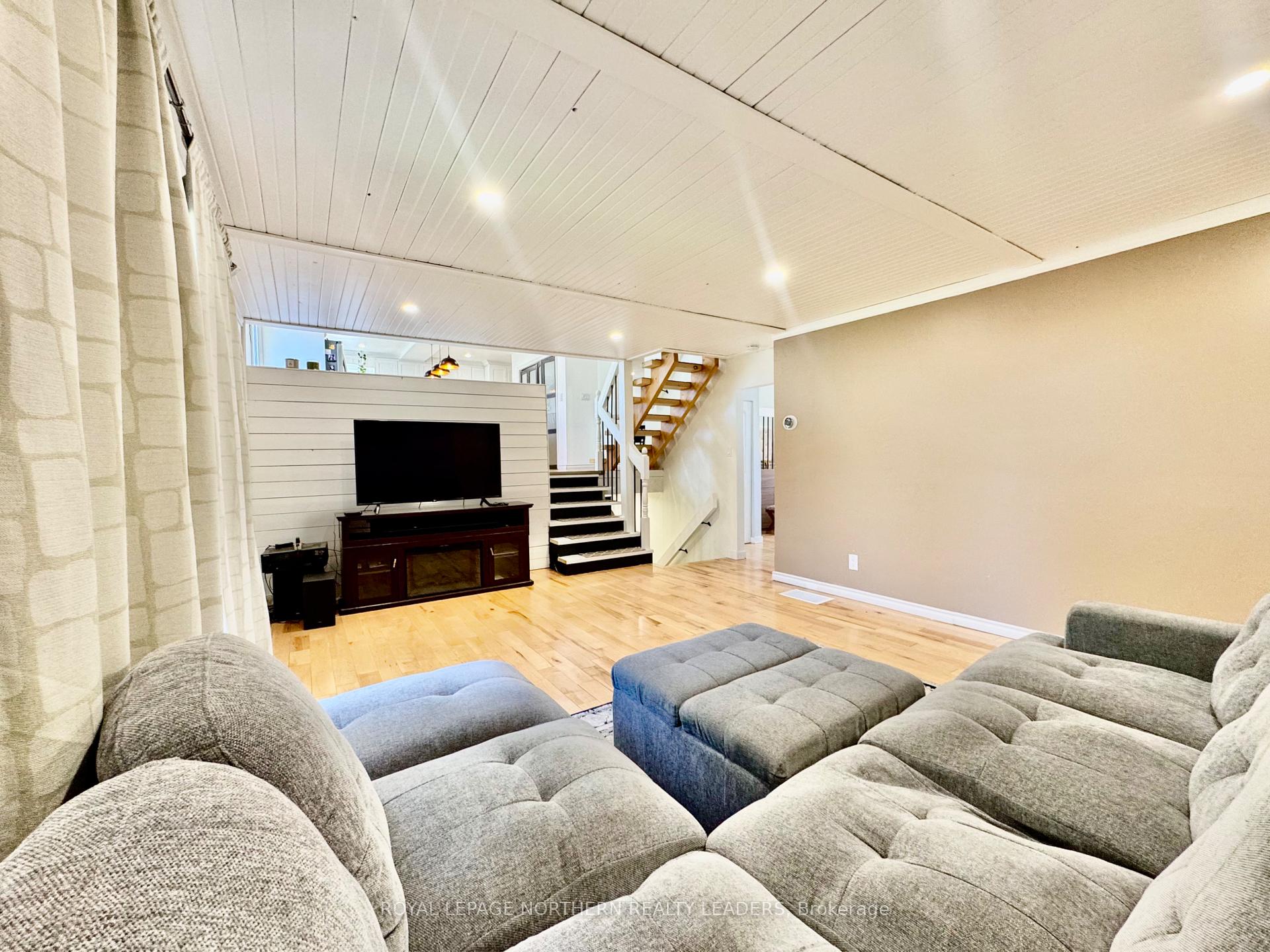 Photo 10 of 66 Jubilee Avenue E, Timmins, TNE - North — HOMEH