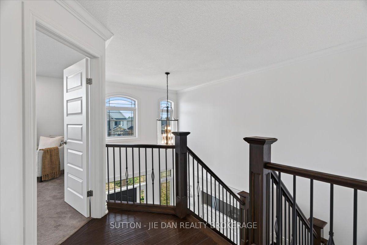 Photo 18 of 1304 Eagletrace Drive, London, North S — HOMEH