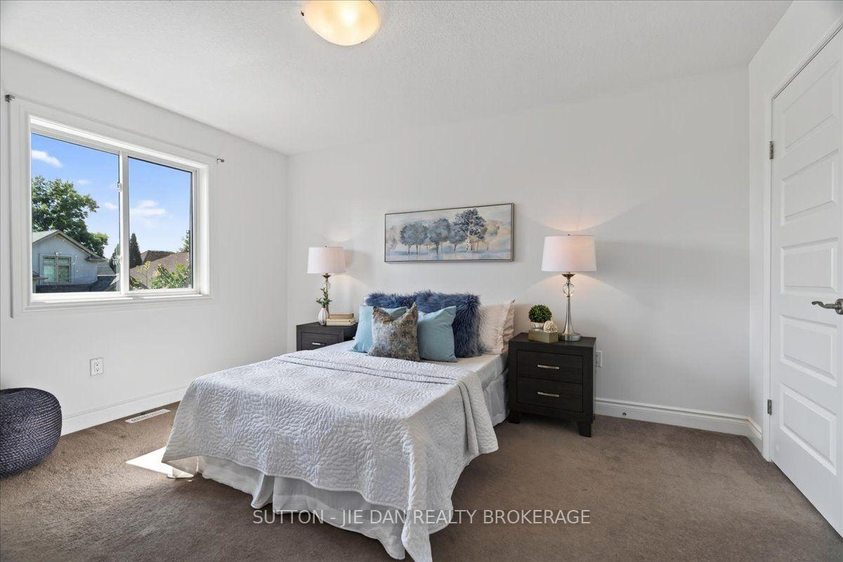 Photo 25 of 1304 Eagletrace Drive, London, North S — HOMEH