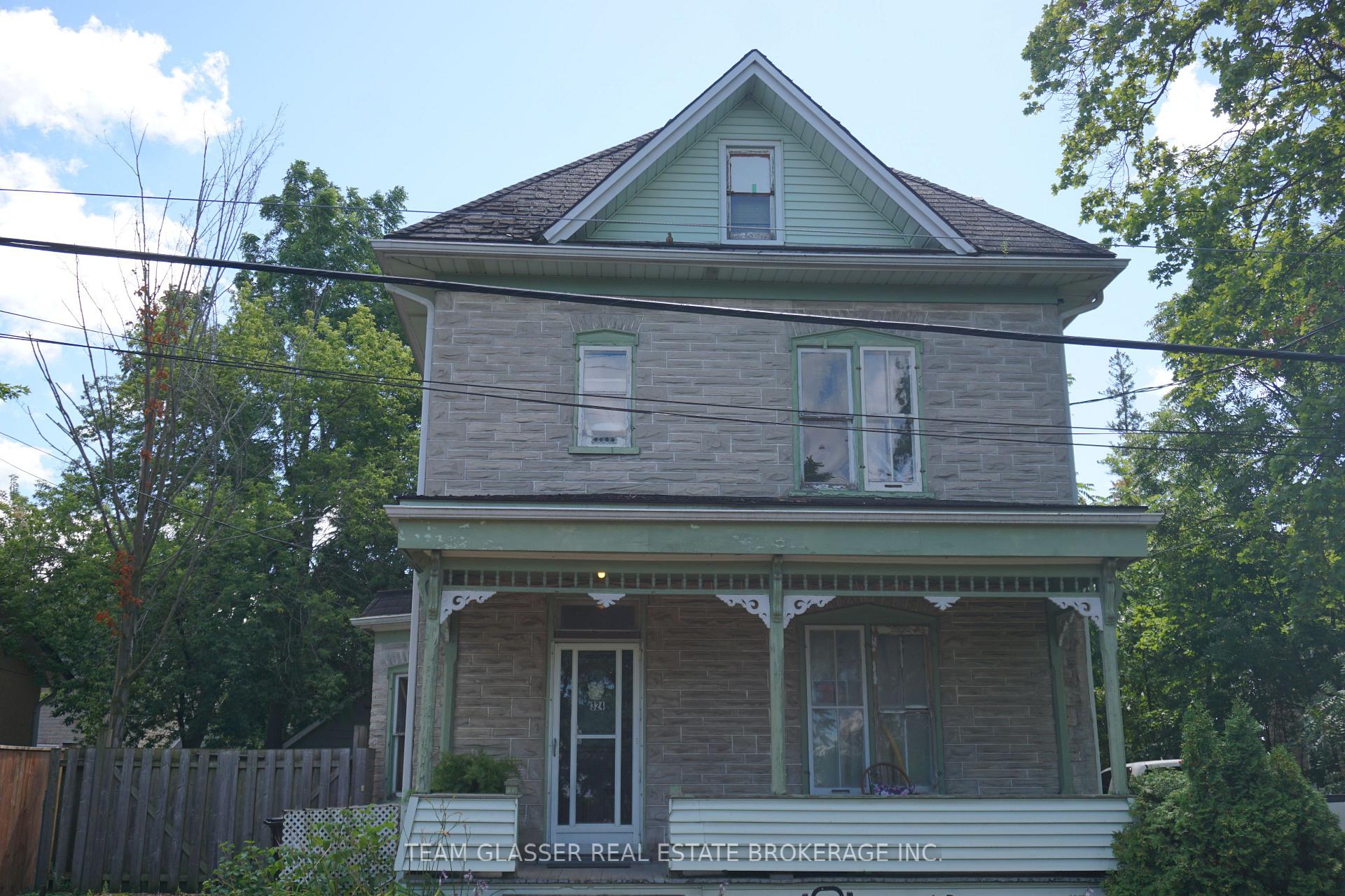 Photo of 324 Queen Street W