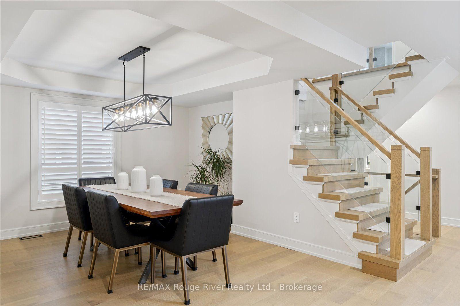 Photo 9 of 49 Hanson Crescent, Whitby, Brooklin — HOMEH