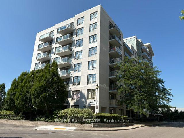 Front of Unit 1212, 812 Lansdowne Avenue