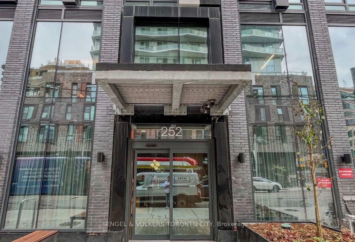 Front of Unit 5709, 252 Church Street