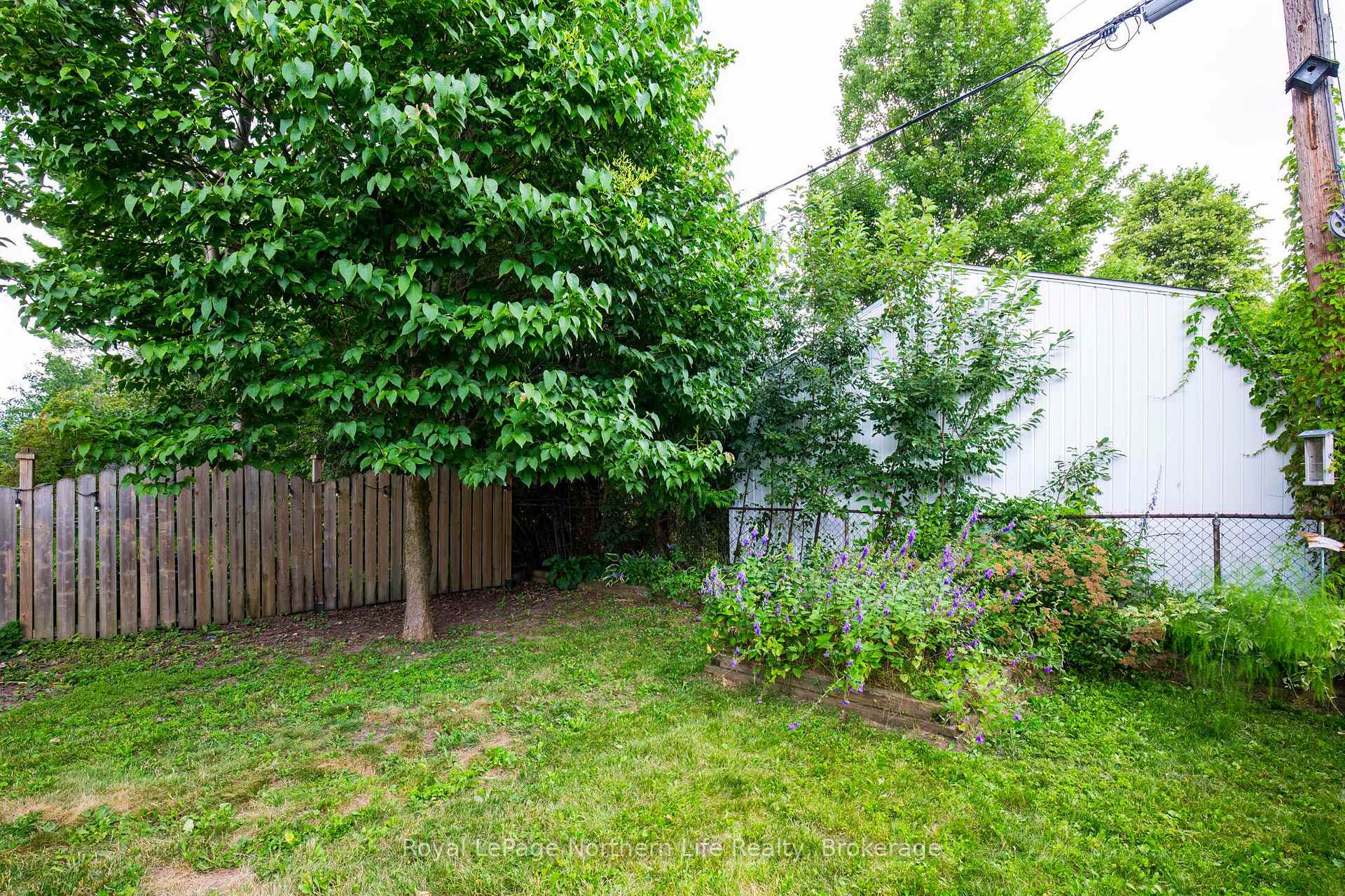 Photo 7 of 1122 Athlone Street, North Bay, West End — HOMEH