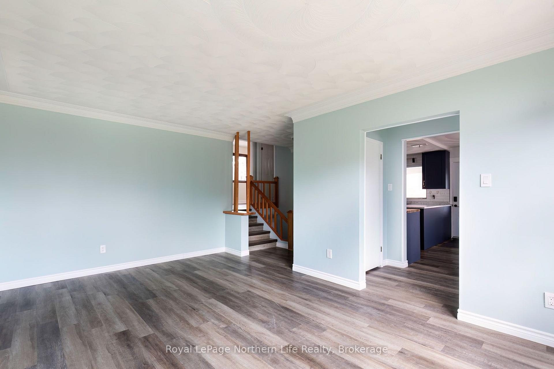 Photo 10 of 1122 Athlone Street, North Bay, West End — HOMEH