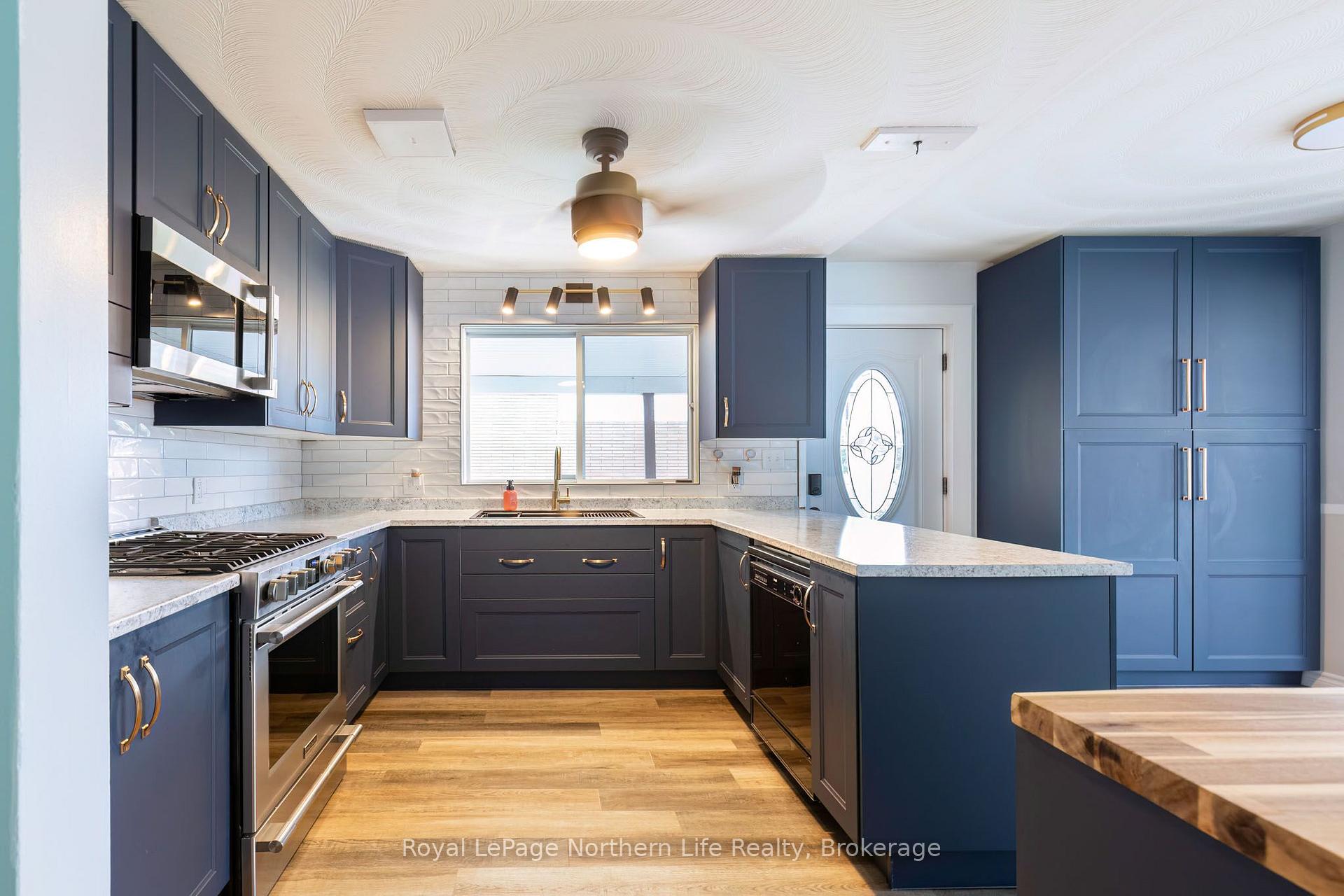Photo 17 of 1122 Athlone Street, North Bay, West End — HOMEH