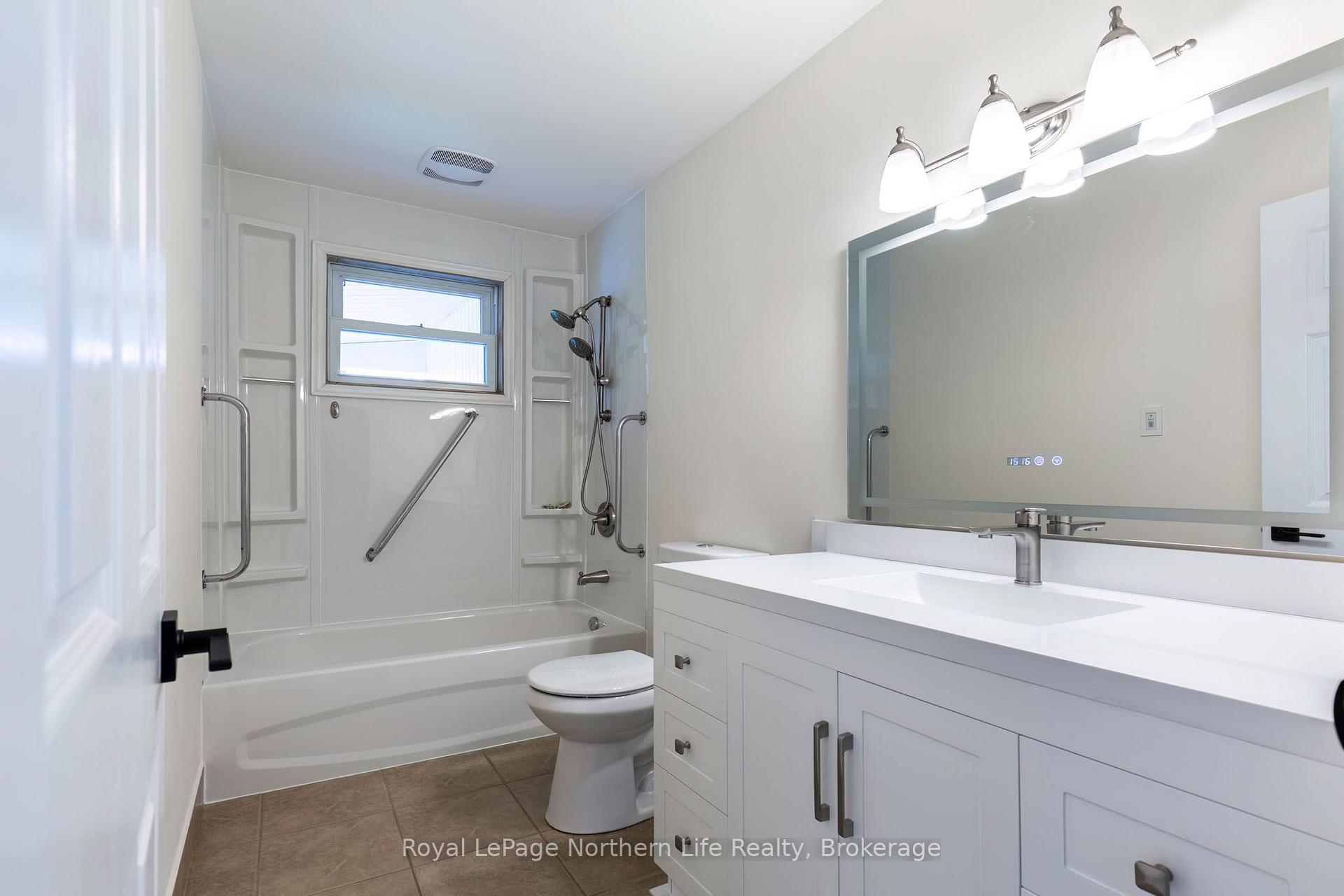 Photo 23 of 1122 Athlone Street, North Bay, West End — HOMEH