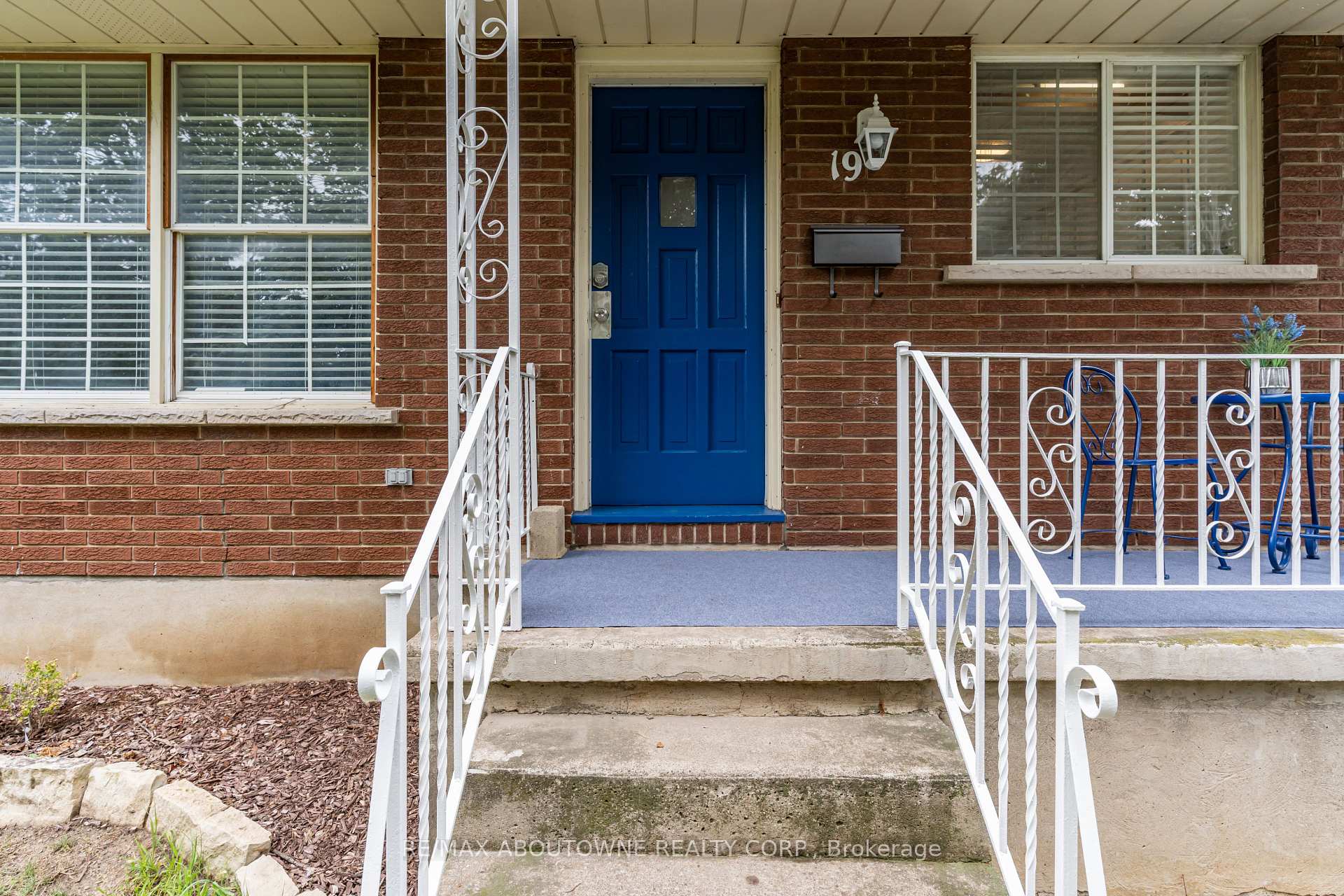 Photo 5 of 19 Friars Court, St. Catharines, Lakeport — HOMEH