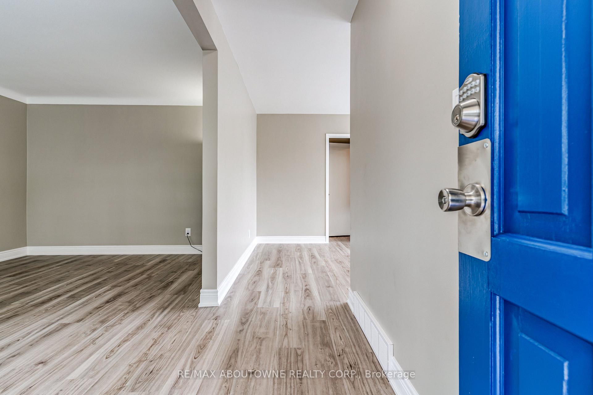 Photo 6 of 19 Friars Court, St. Catharines, Lakeport — HOMEH